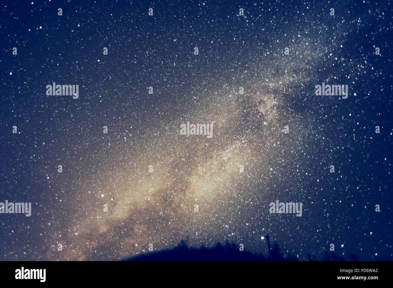 Niedrigen Winkel Ansicht der Sterne im Himmel Stockfoto