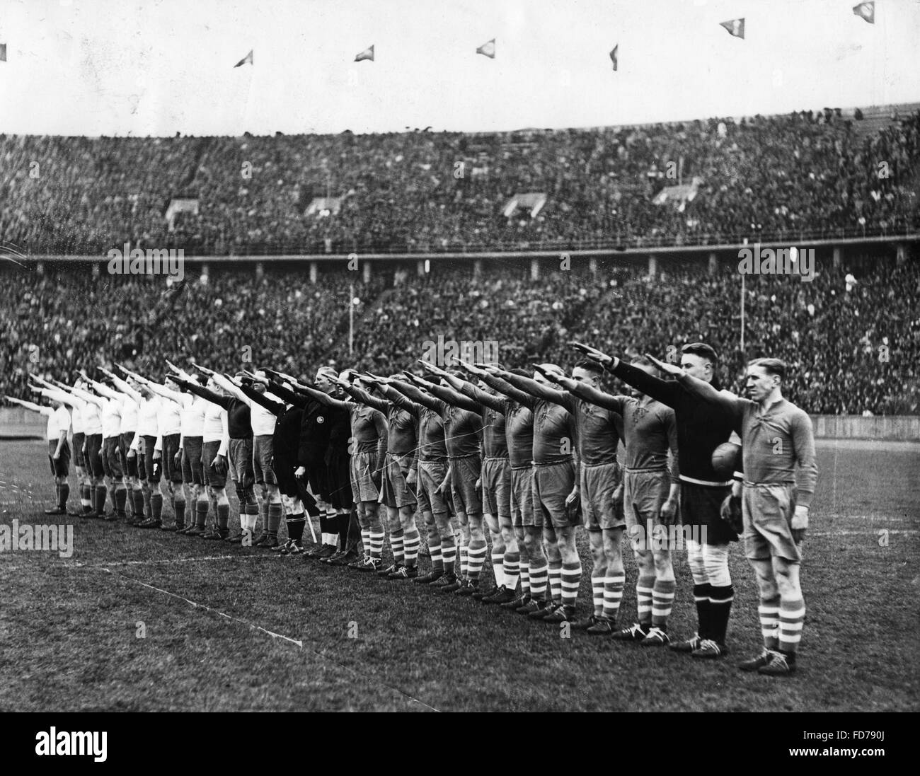 Hertha BSC - FC Schalke 04 1: 2, Olympiastadion Berlin, 11. April 1937 Stockfoto