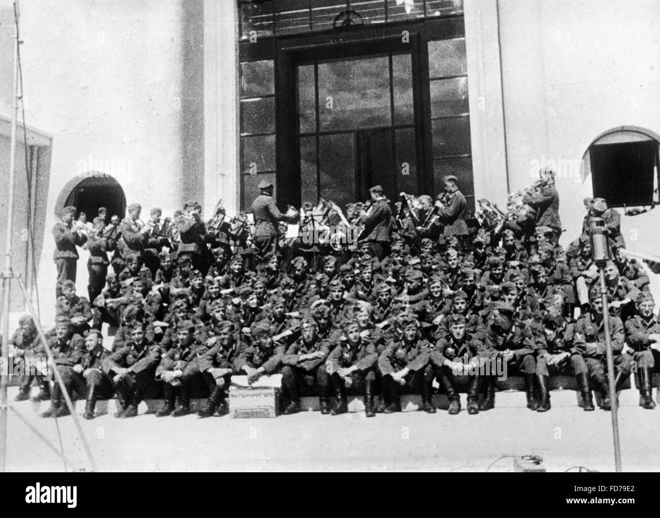 Soldaten der Wehrmacht im Plenum Rundfunk Radio Paris, 1940 Stockfoto