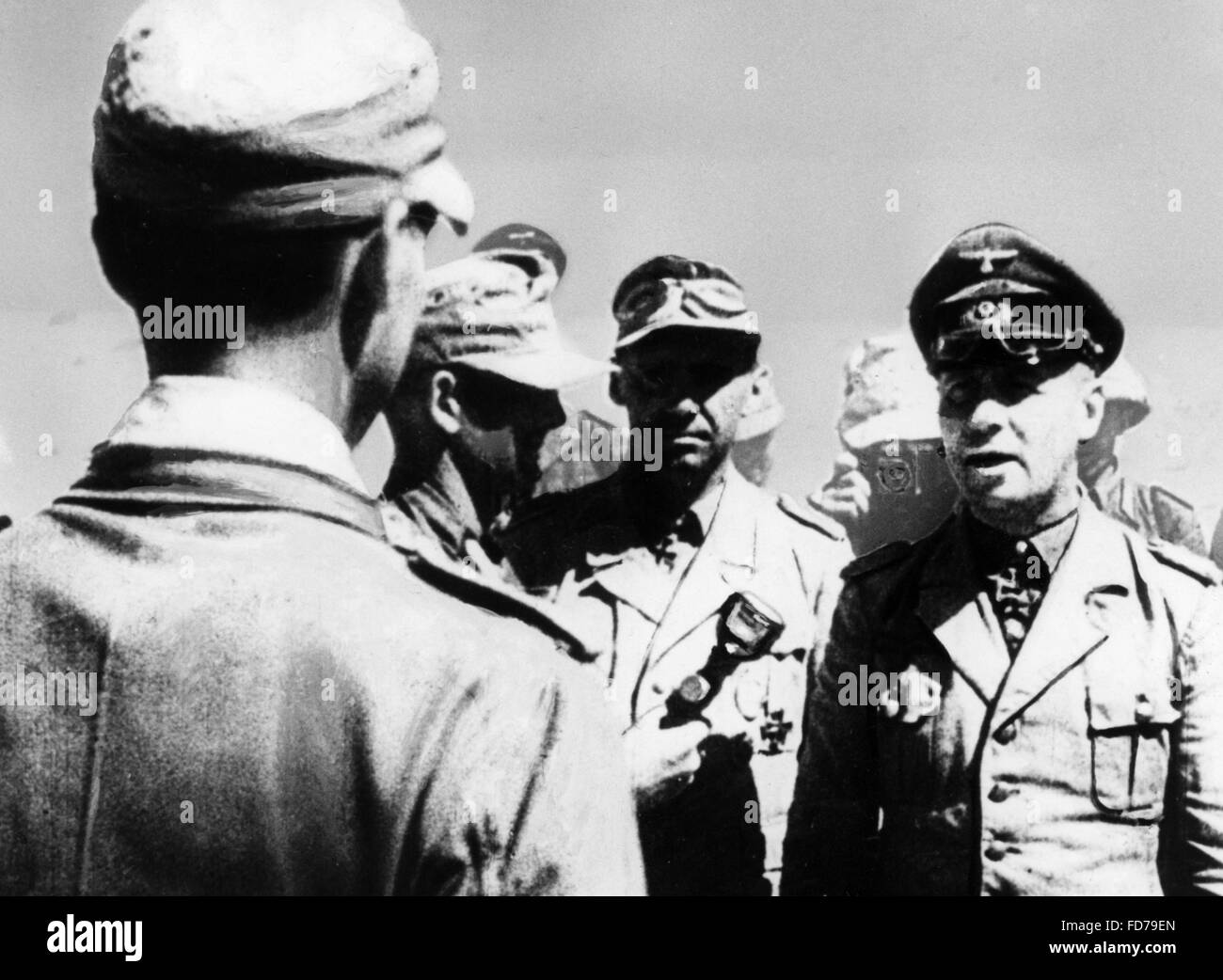 Reporter mit Erwin Rommel bei El Alamein, 1942 / 43 Stockfoto