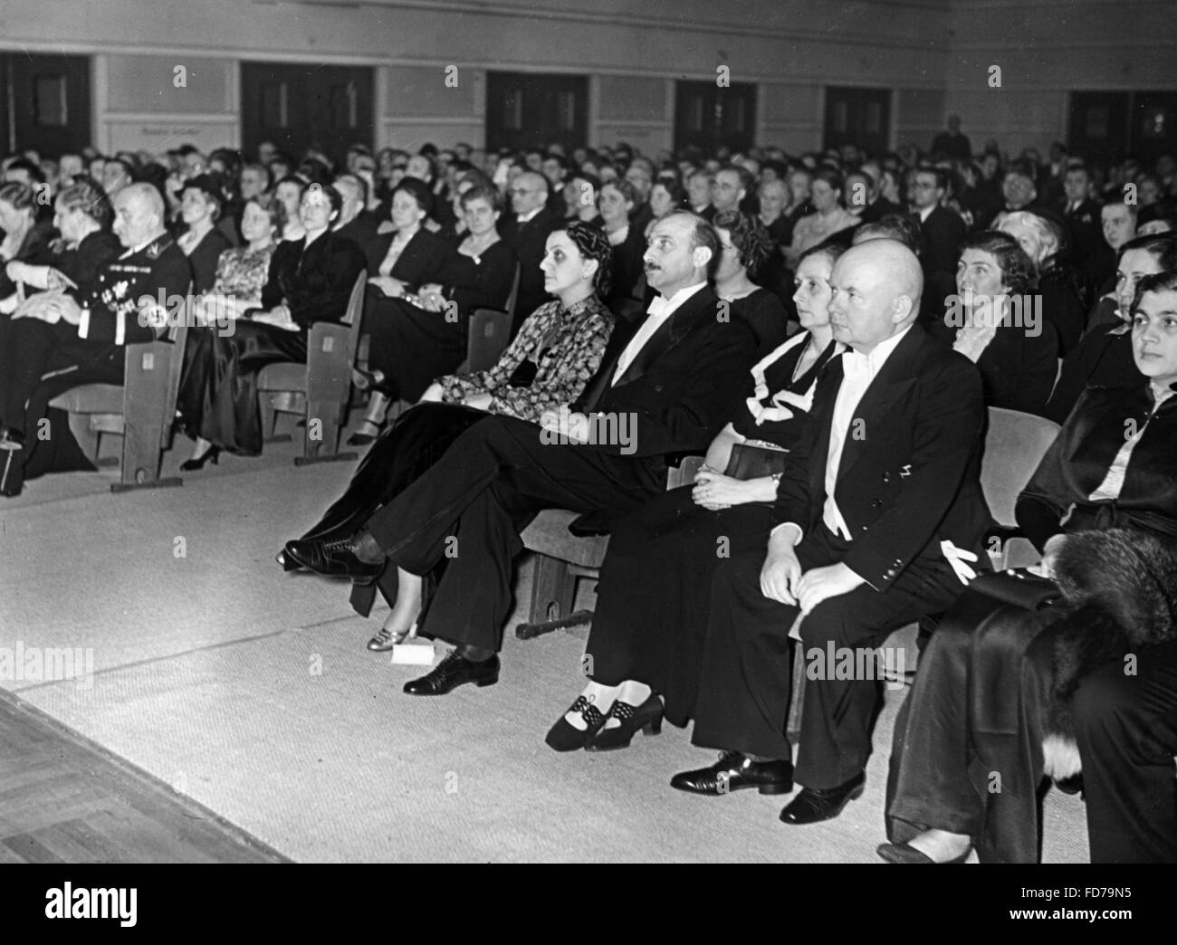 Besucher von der deutsch-belgischen Konzert in das Haus des Rundfunks, 1938 Stockfoto