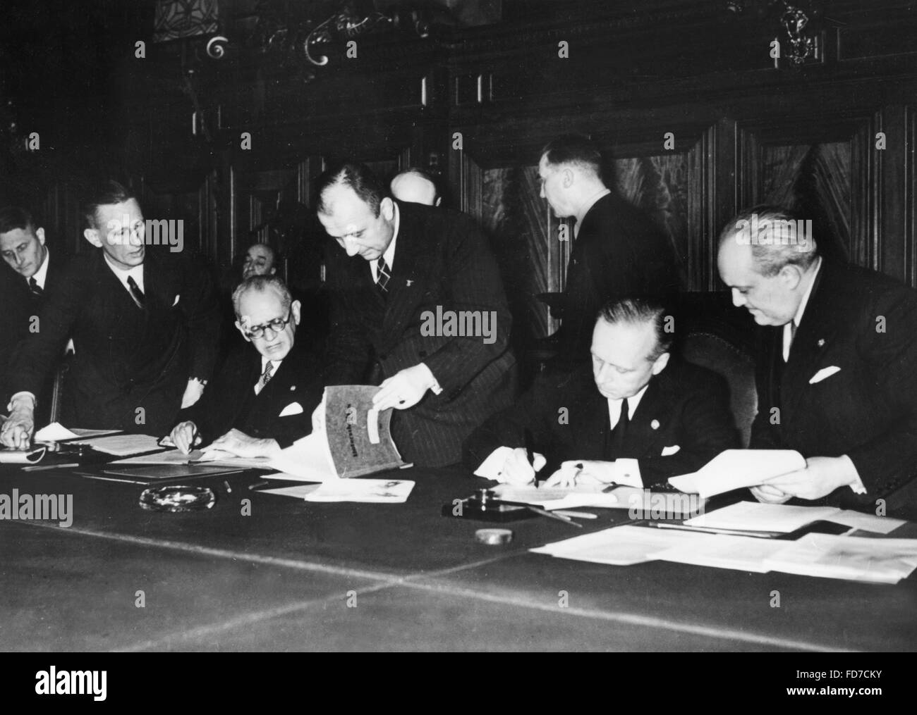 Ribbentrop und Attolico unterzeichnen der Pakt aus Stahl, 22.05.1939 Stockfoto