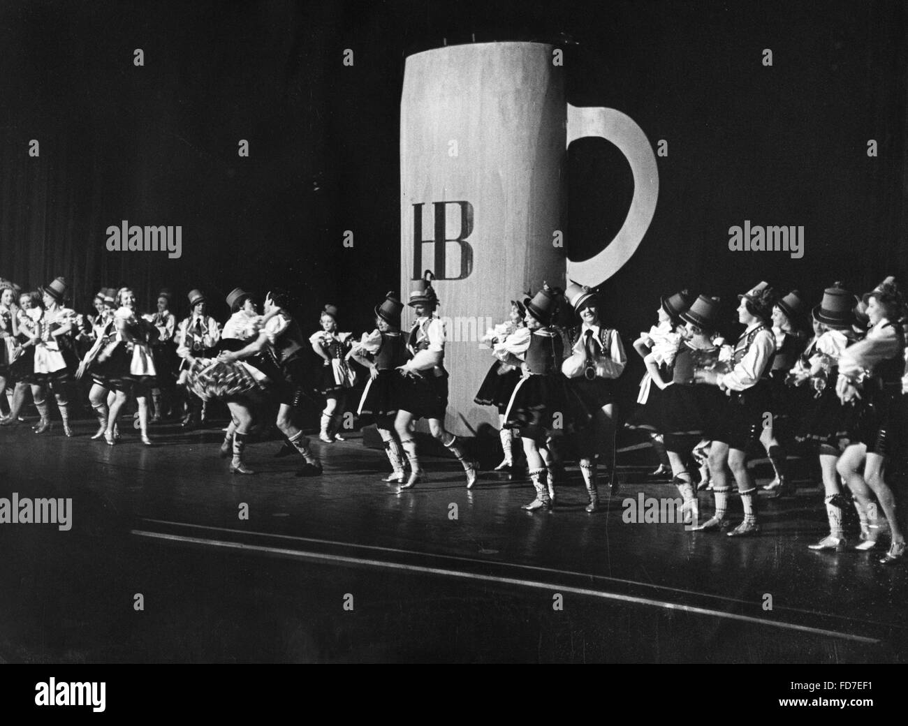 Genießen Sie das Leben im Theater des geehrt am 1. Mai 1936 Stockfoto