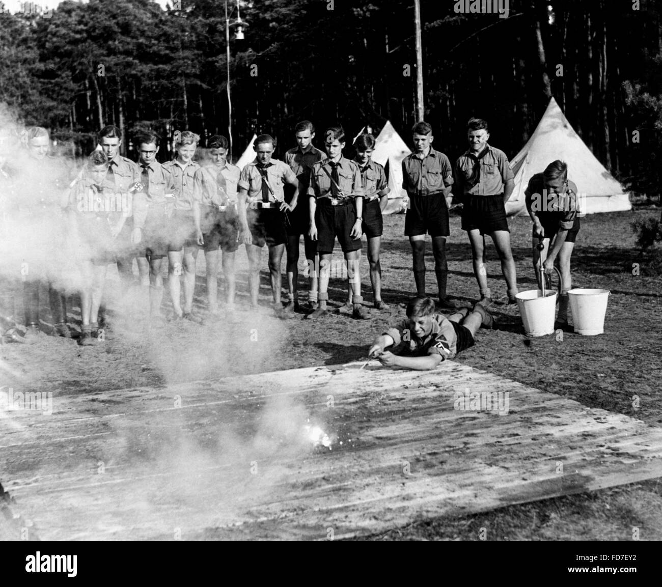 Luftangriff-Bohrer der Nachrichten HJ, 1938 Stockfoto