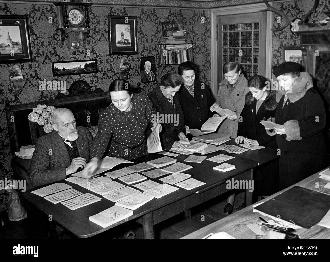 Verteilung der Lebensmittel rationieren Gutscheine im Landkreis Niederbarnim, 1942 Stockfoto