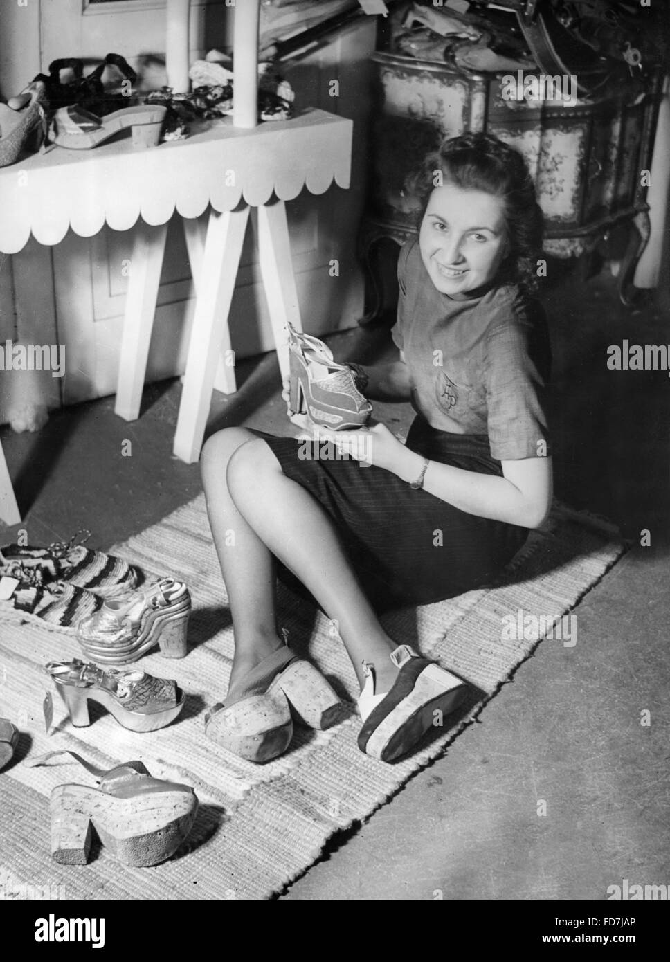 Lieferung von Kleidung, Ersatz, der Leipziger Messe, 1941 Stockfoto