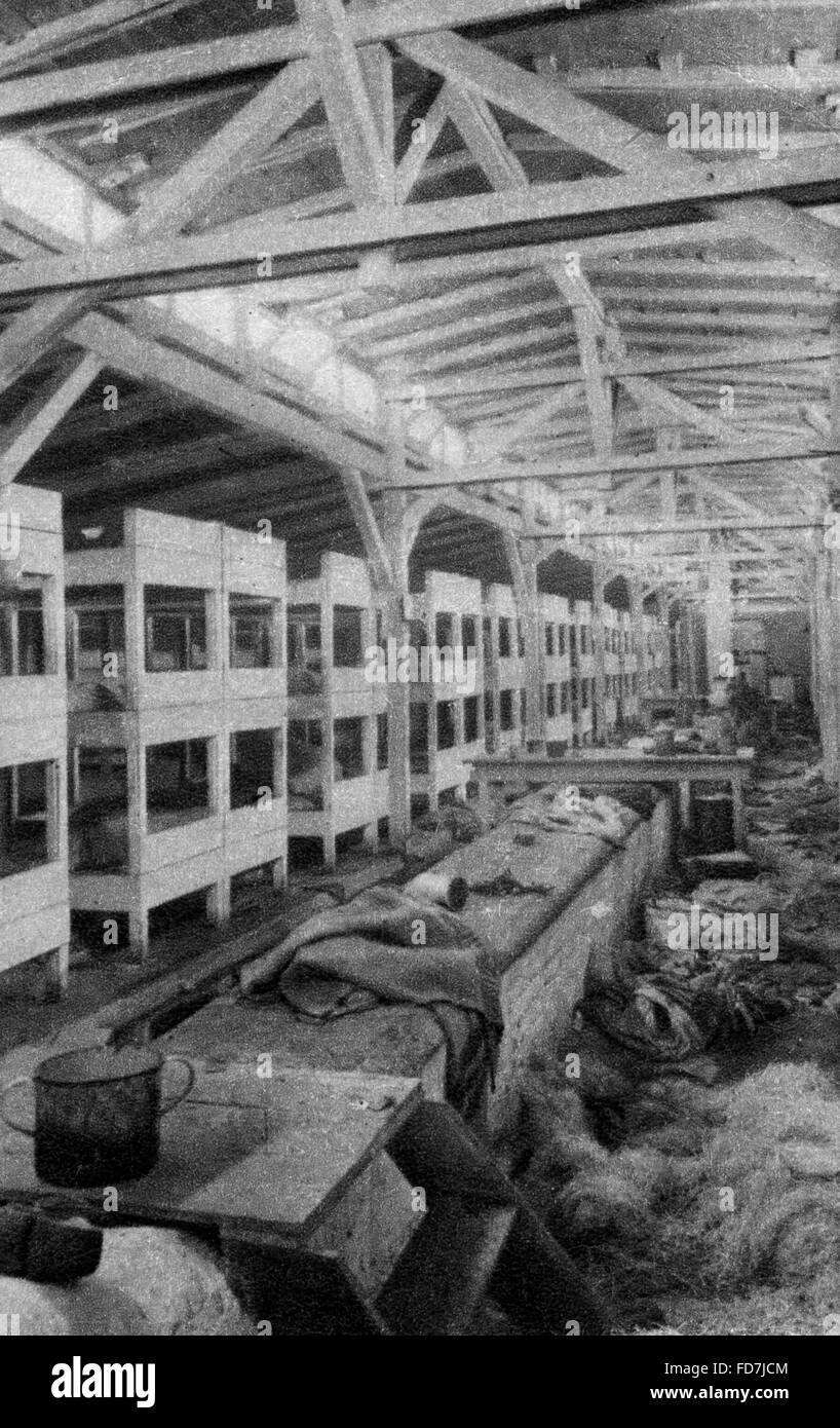 Baracke im KZ Auschwitz, 1945 Stockfoto, Bild 94210500 Alamy
