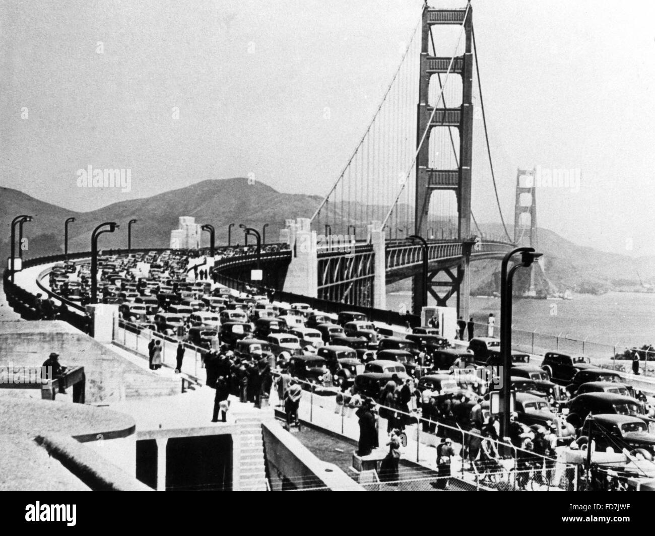Frequent disappearances by jumping from the Golden Gate Bridge photo 1