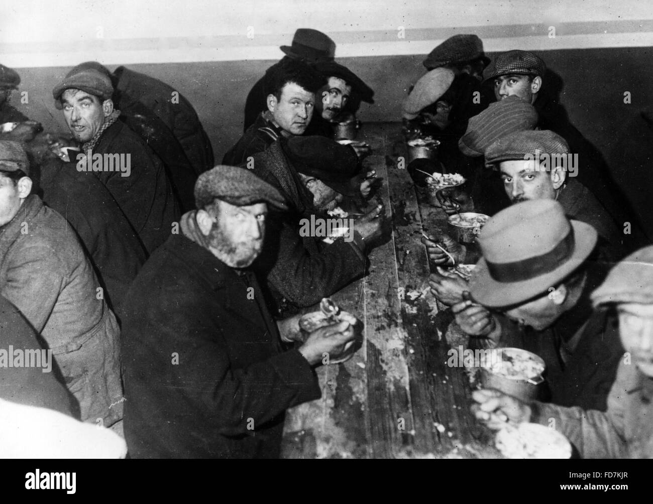 Fütterung der Armen in Paris, 1933 Stockfoto
