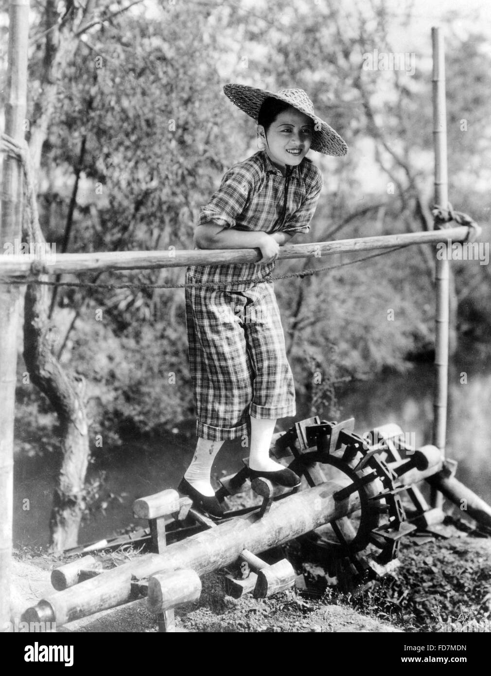 Chinesische Schauspielerin spielt eine Bäuerin, 1935 Stockfoto