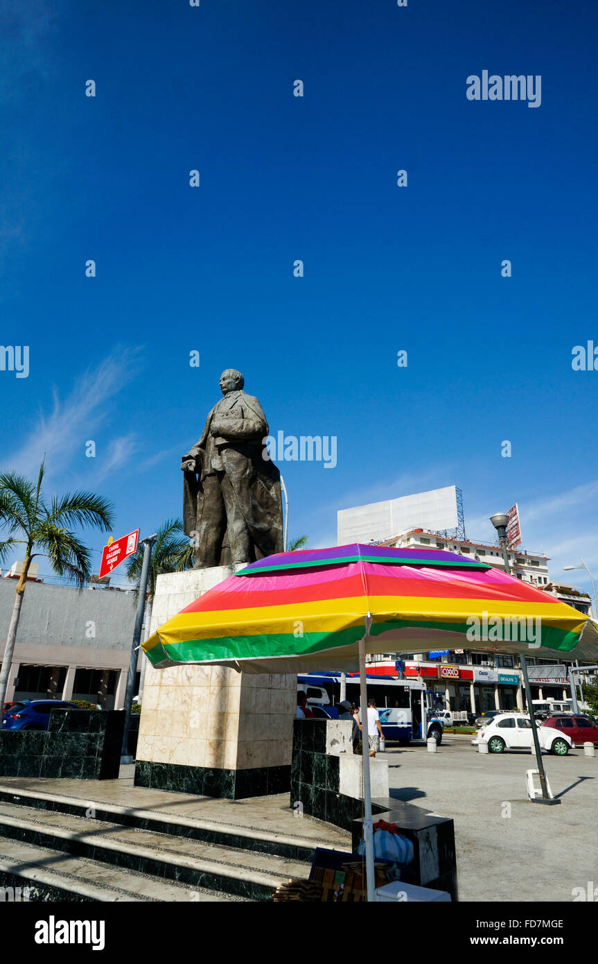 Benito Juarez Statue entlang der La Avenida Costera Miguel Aleman in Acapulco, Mexiko Stockfoto