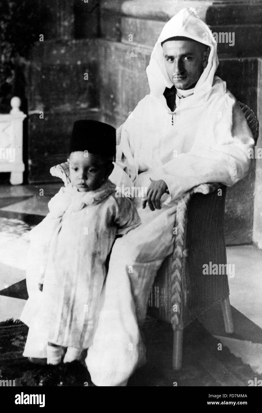 Mohamed V von Marokko mit Sohn Moulay Hassan, 1937 Stockfoto