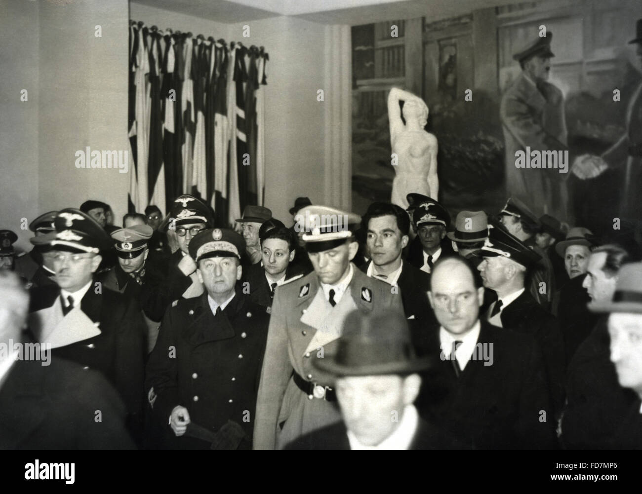 Eröffnung einer antikommunistischen Ausstellung in Paris, 1942 Stockfoto