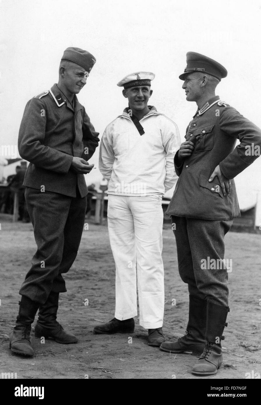 Kaiserliche marine uniformen Fotos und Bildmaterial in hoher