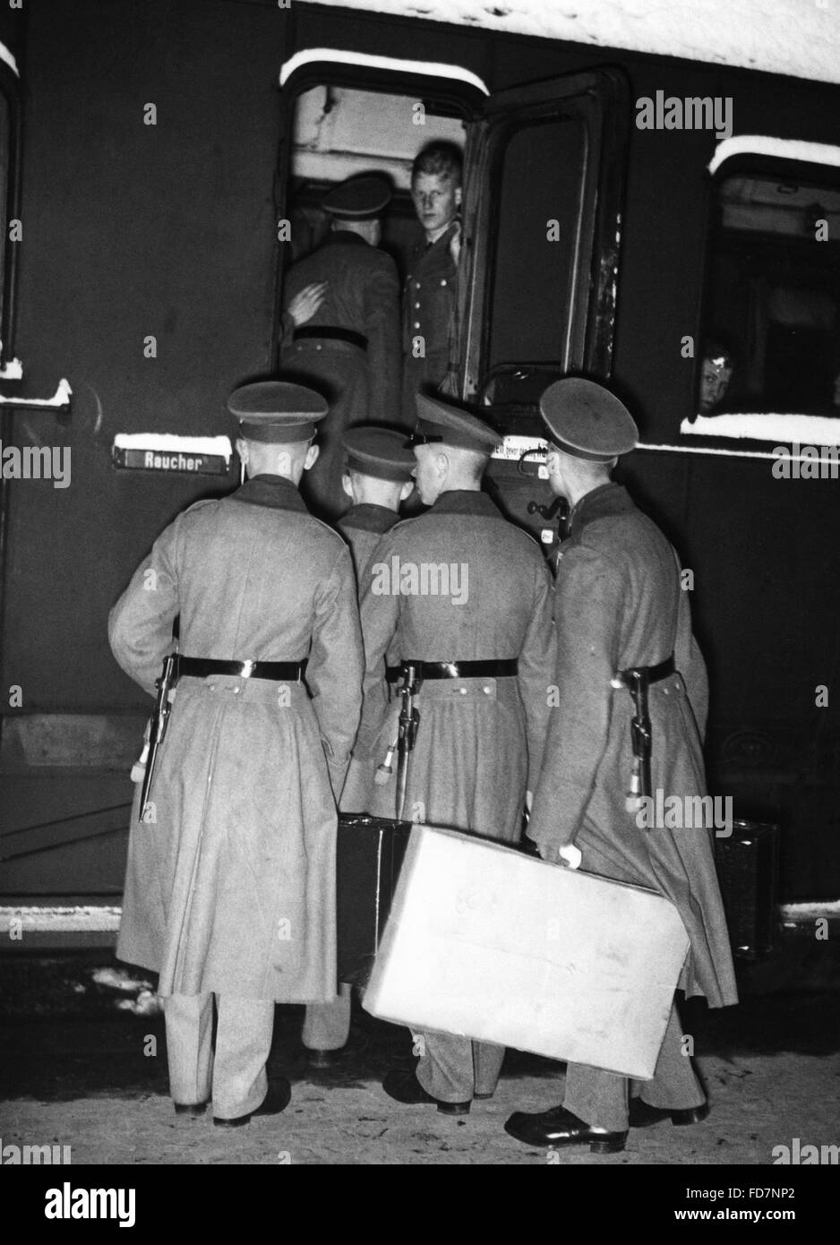 Soldaten der Wehrmacht an Bord ein Zuges, 1935 Stockfoto