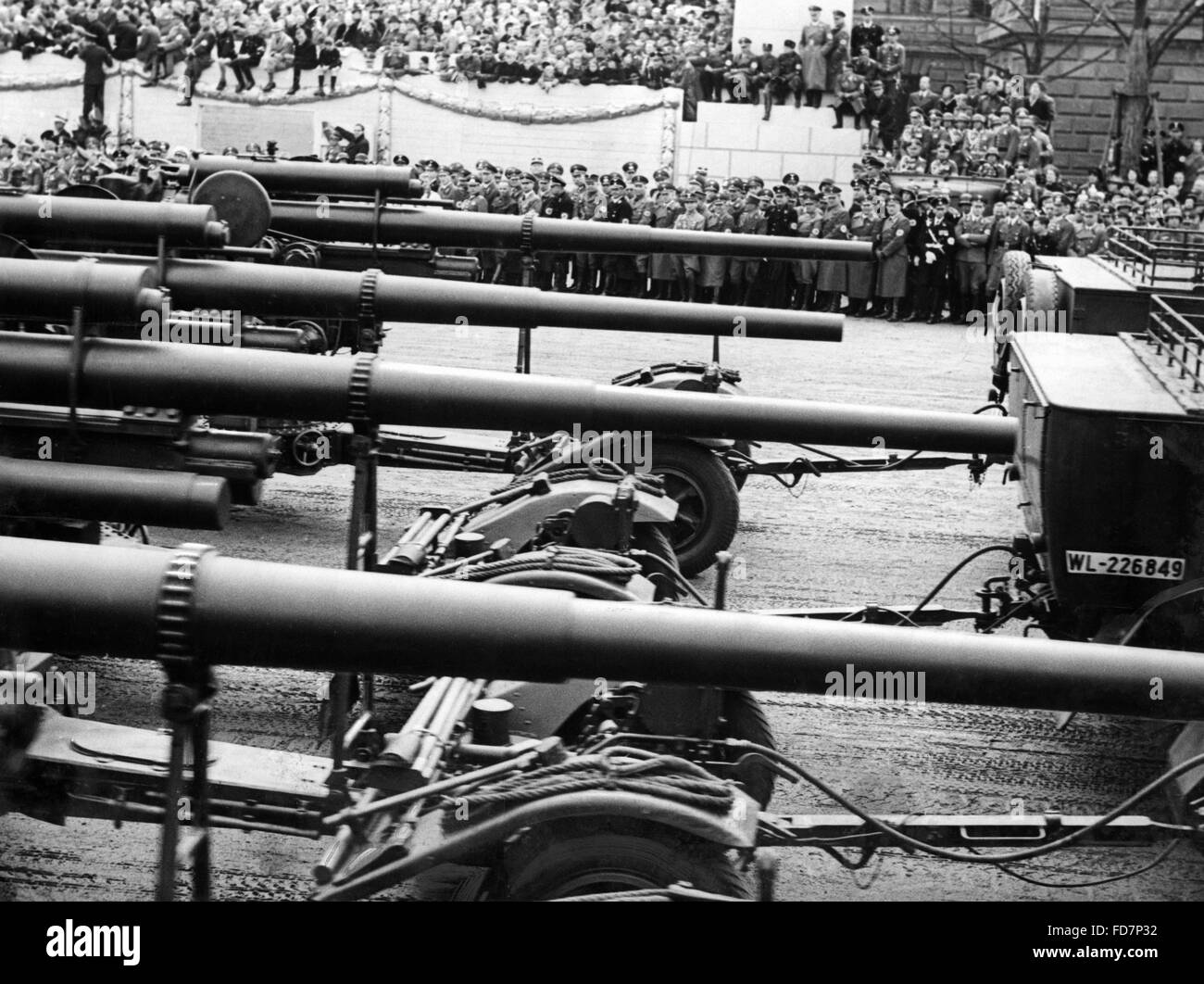 Militärparade der Wehrmacht anlässlich Hitlers Geburtstag in Berlin, 1939 Stockfoto