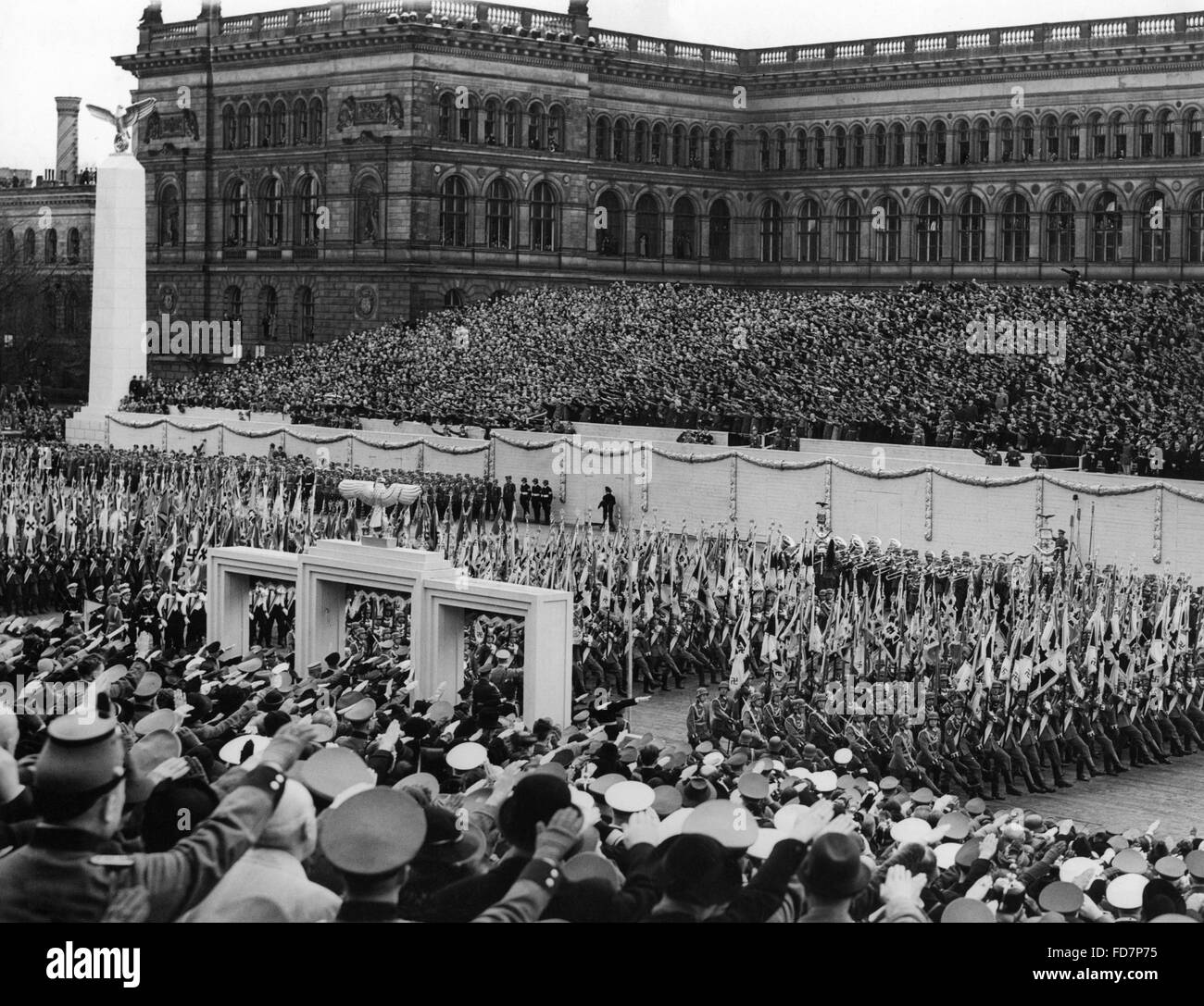 Militärparade der Wehrmacht anlässlich Hitlers Geburtstag in Berlin, 1939 Stockfoto