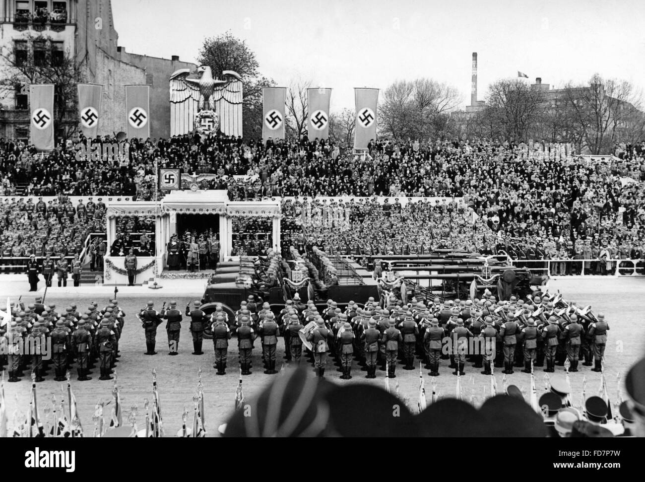 Militärparade der Wehrmacht anlässlich Hitlers Geburtstag in Berlin, 1939 Stockfoto
