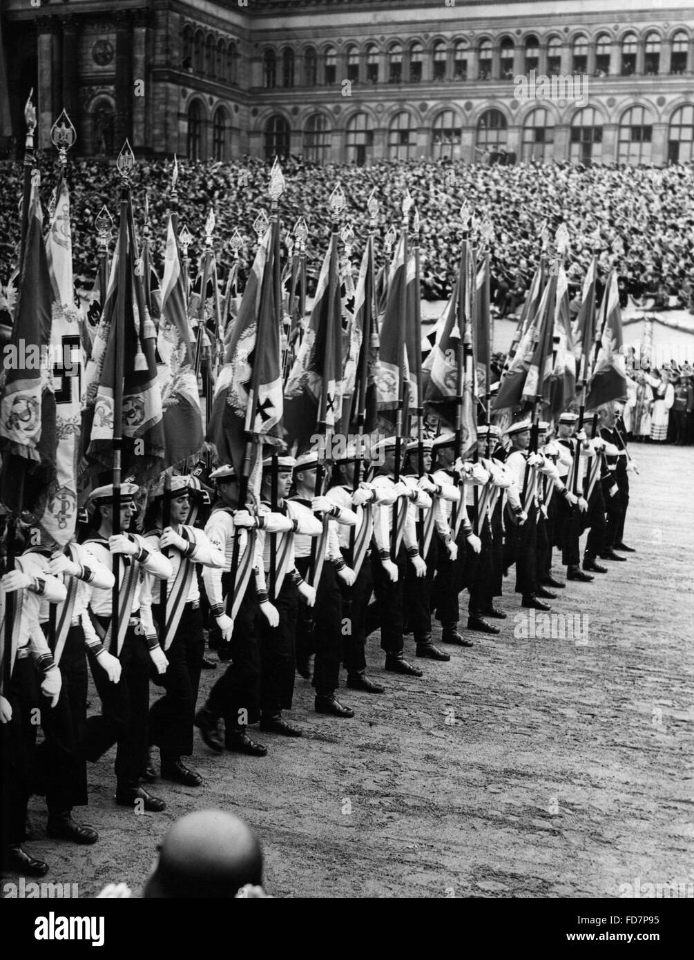 Militärparade der Wehrmacht anlässlich Hitlers Geburtstag in Berlin, 1939 Stockfoto