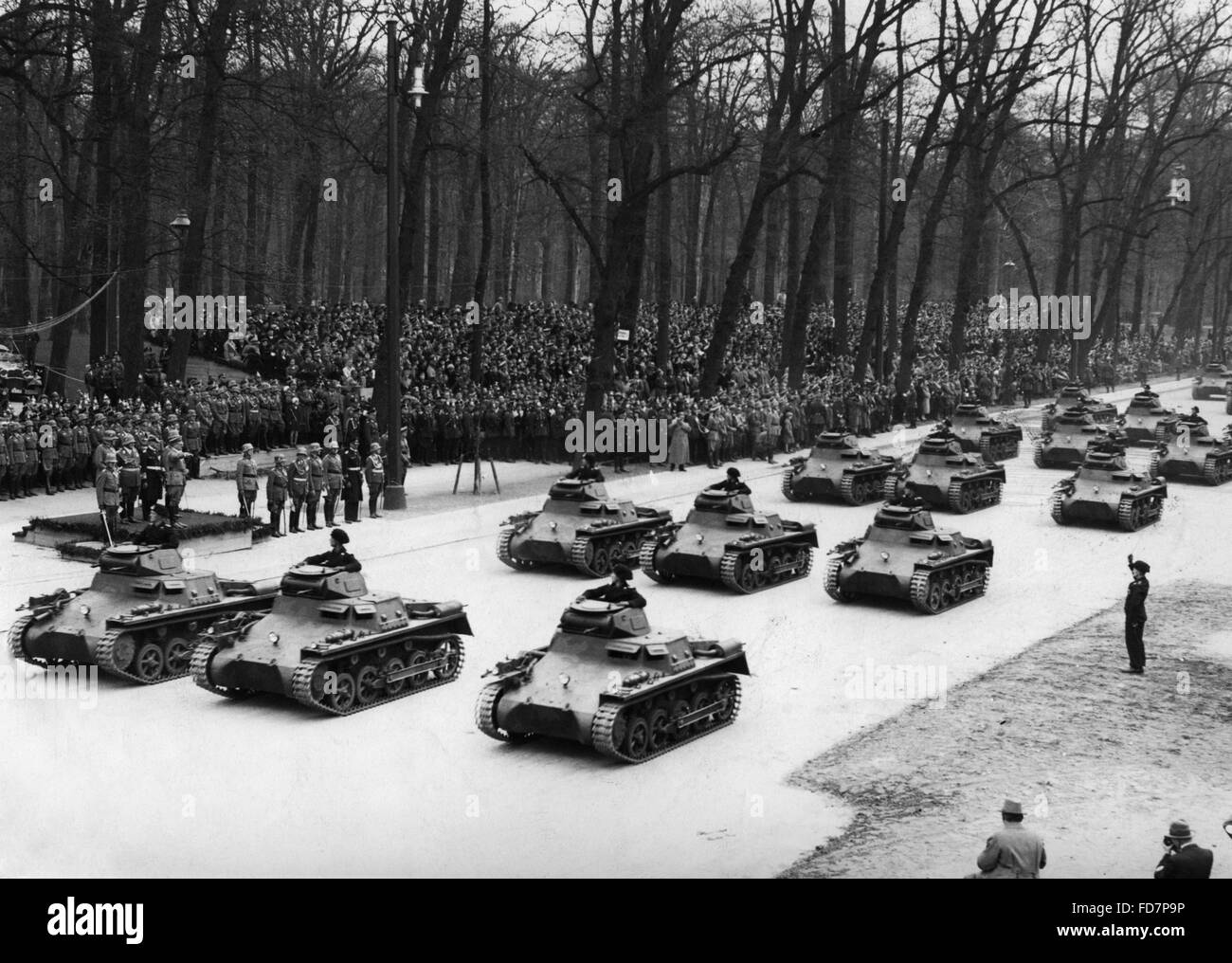 Parade auf der 47. Geburtstag von Adolf Hitler, 1936 Stockfoto