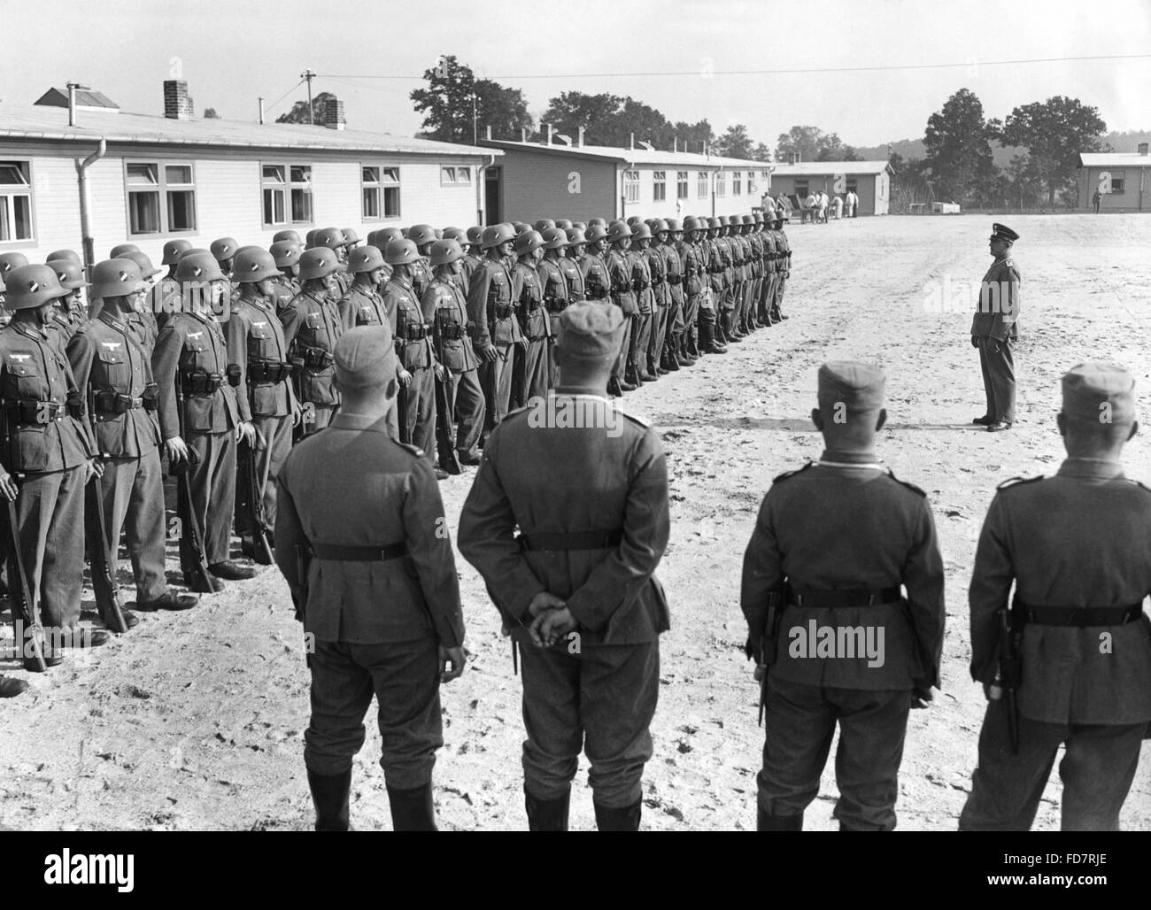 Exerzierplatz Bohrer auf eine Einheit der Wehrmacht Stockfoto