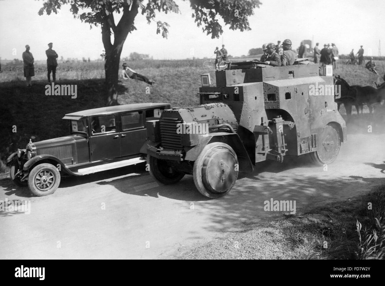Manöver mit gepanzerten Fahrzeug, 1928 Stockfoto
