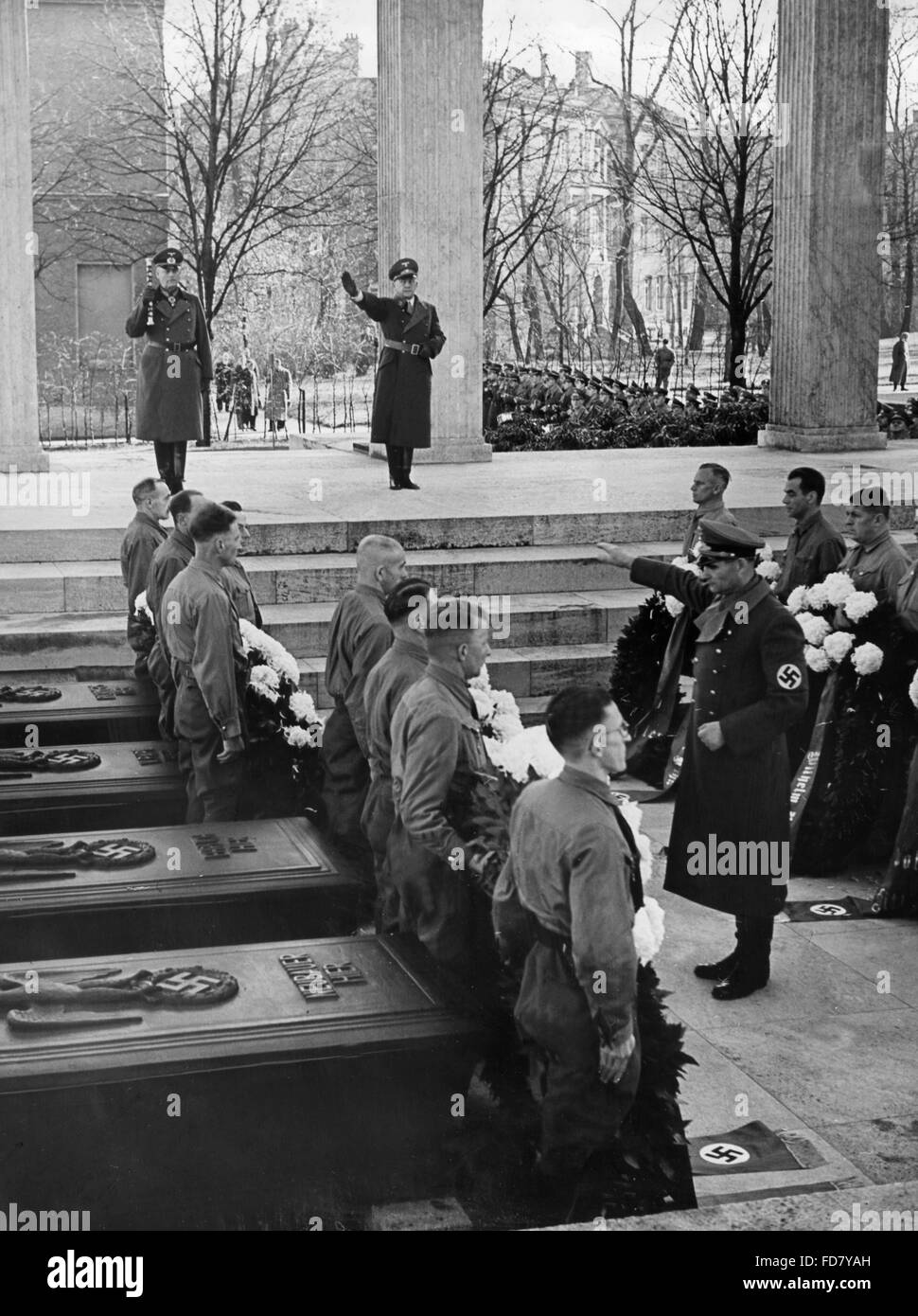Gedenktag von dem Bier Hall Putsch auf die Pinakothek (King es Square) in München, 09.11.1940 Stockfoto