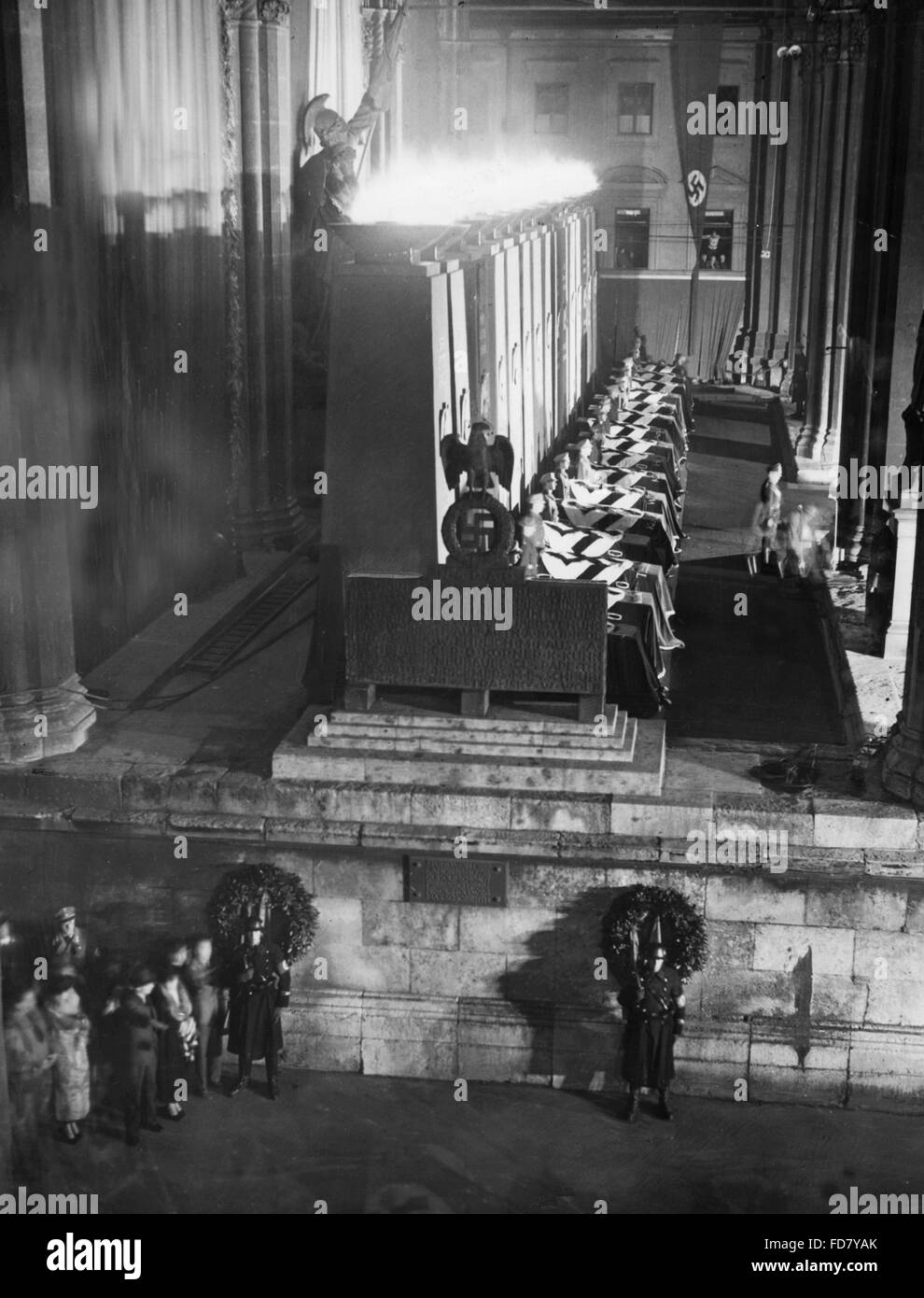 Särge der Soldaten getötet in dem Bier Hall Putsch innerhalb der Feldherrnhalle in München, 1935 Stockfoto