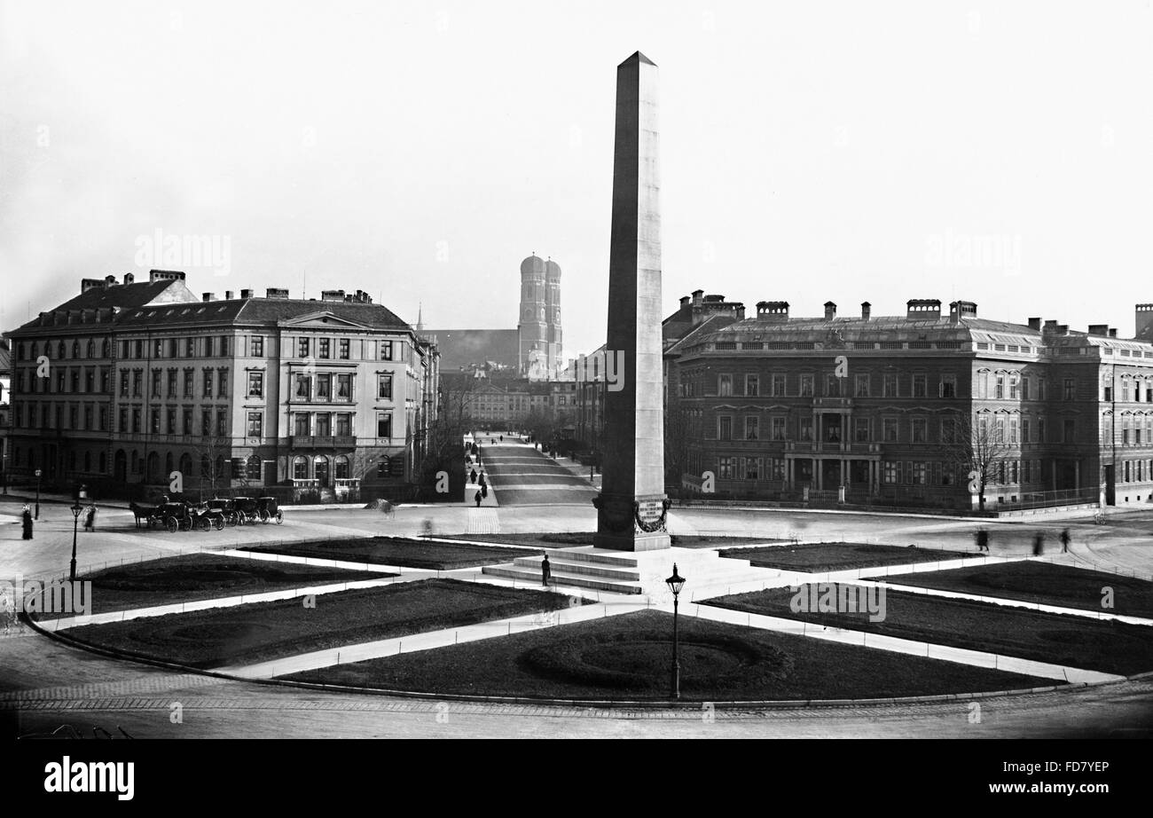 Karolinenplatz mit Obelisk in München Stockfoto