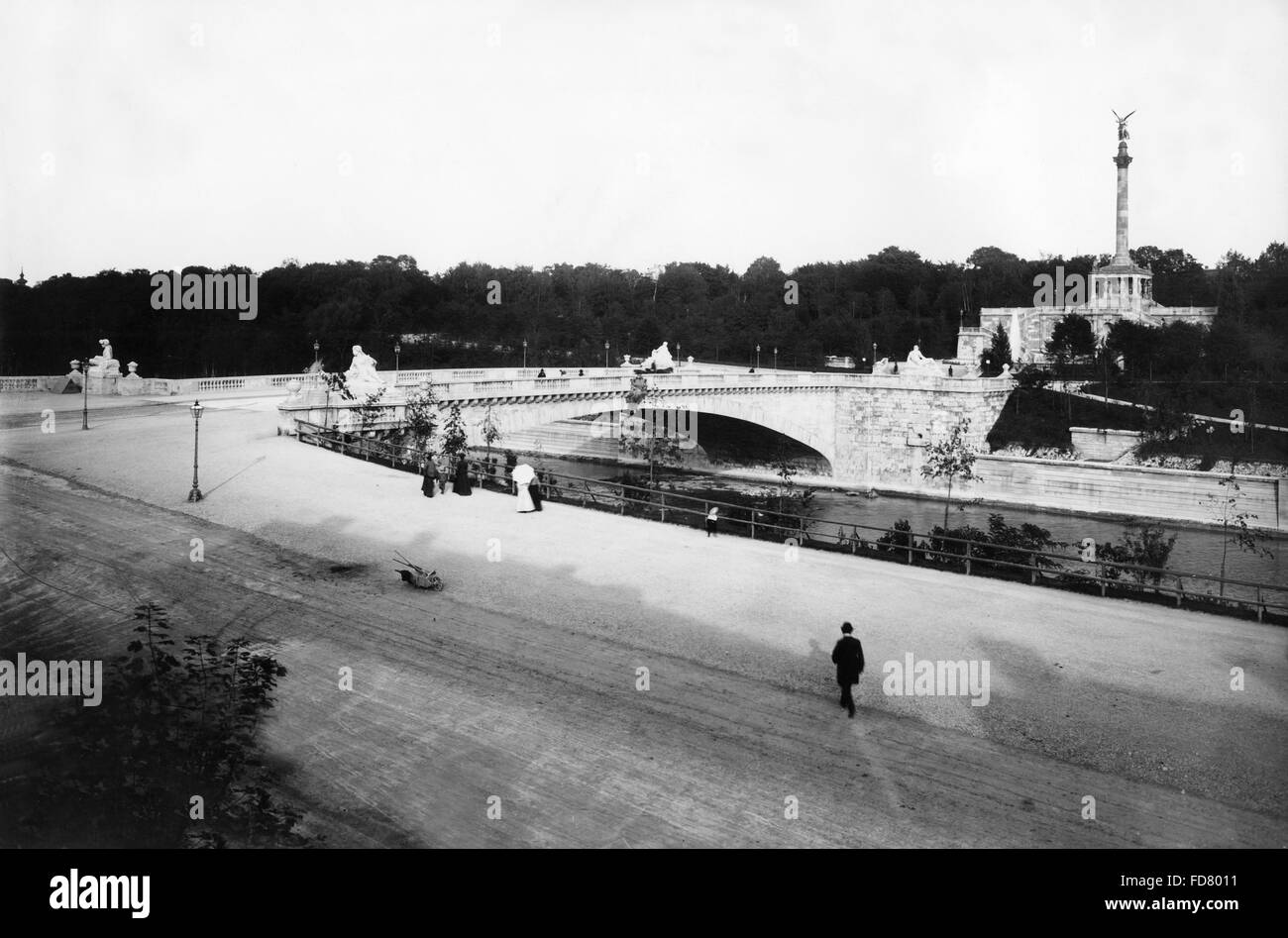 Luitpold Brücke mit dem Engel des Friedens in München Stockfoto