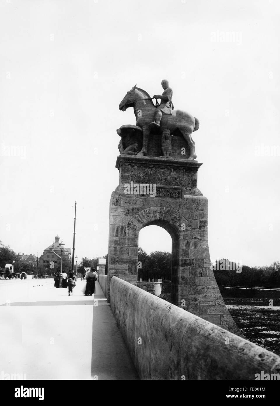 Wittelsbacher-Denkmal auf der Wittelsbacher-Brücke in München Stockfoto