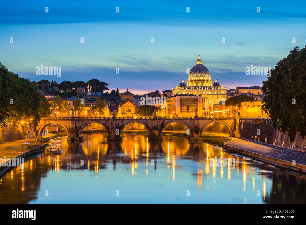 St. Peter Basilika und Sant Angelo zu überbrücken, Rom, Italien Stockfoto