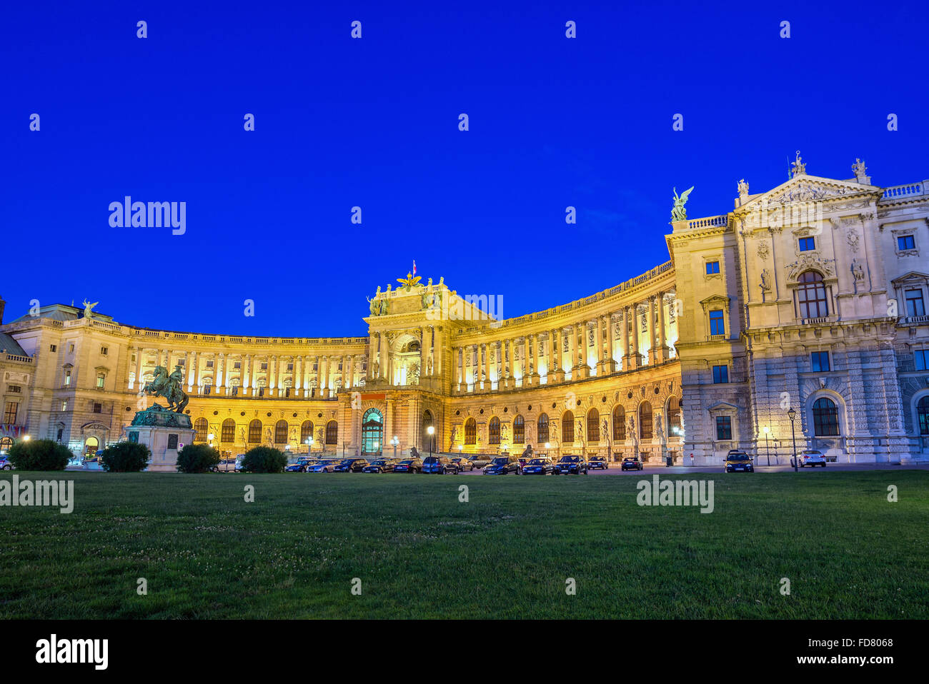 Hofburg Imperial Palace in der Nacht, Wien, Österreich Stockfoto