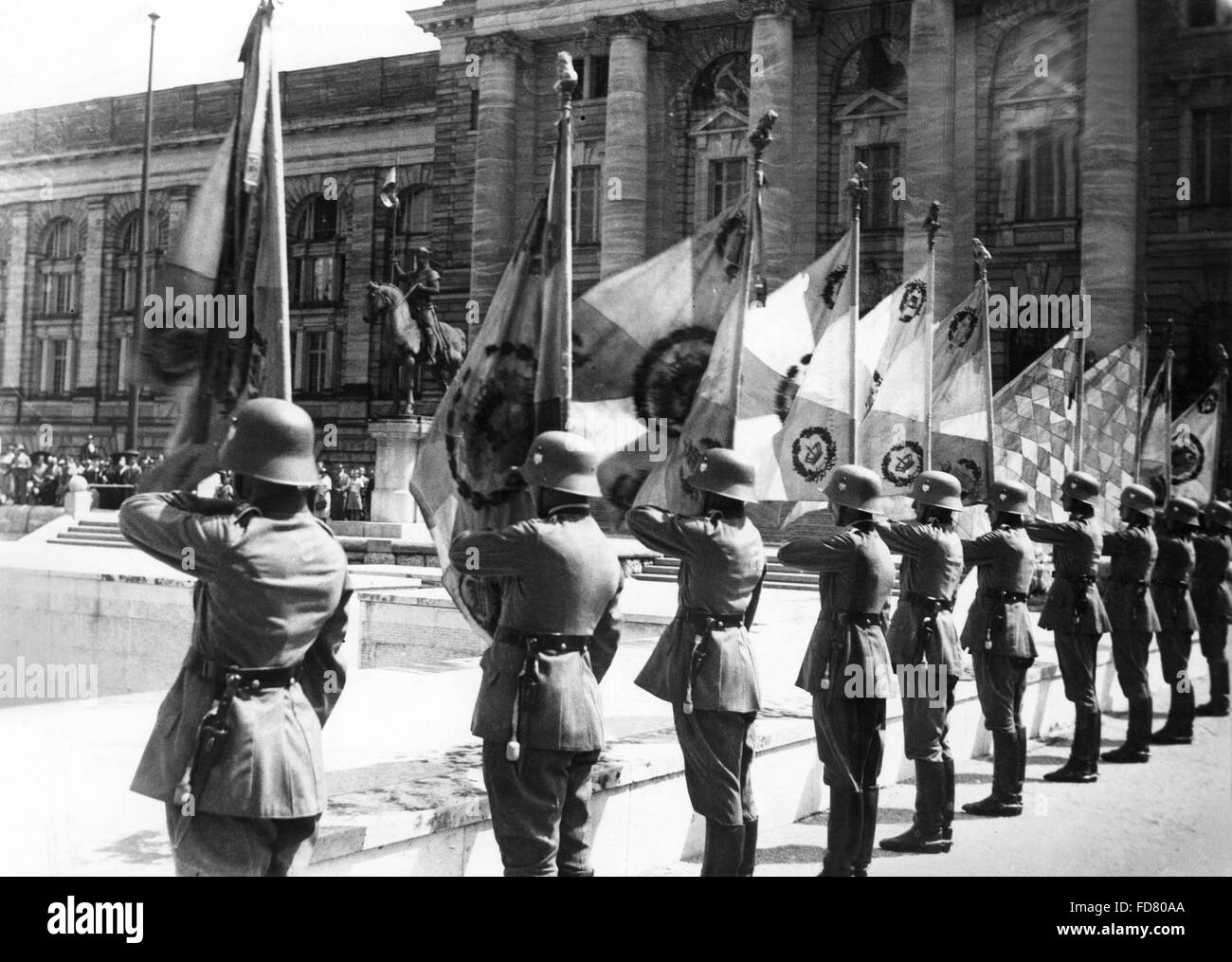 Reichswehr vor das bayerische Armeemuseum in München Stockfoto