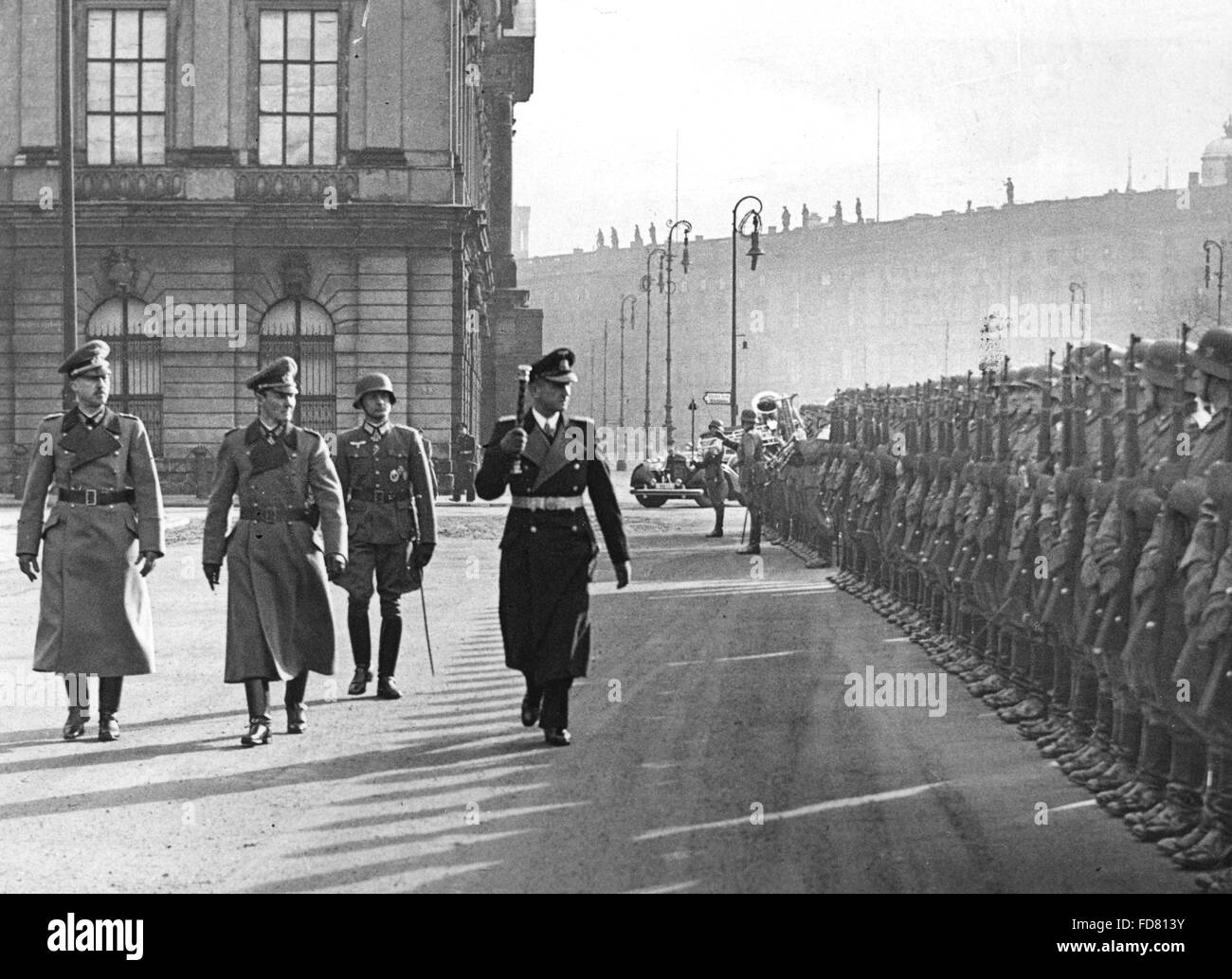 Paul von Hase, Joachim von Kortzfleisch und Karl Doenitz, 1944 Stockfoto