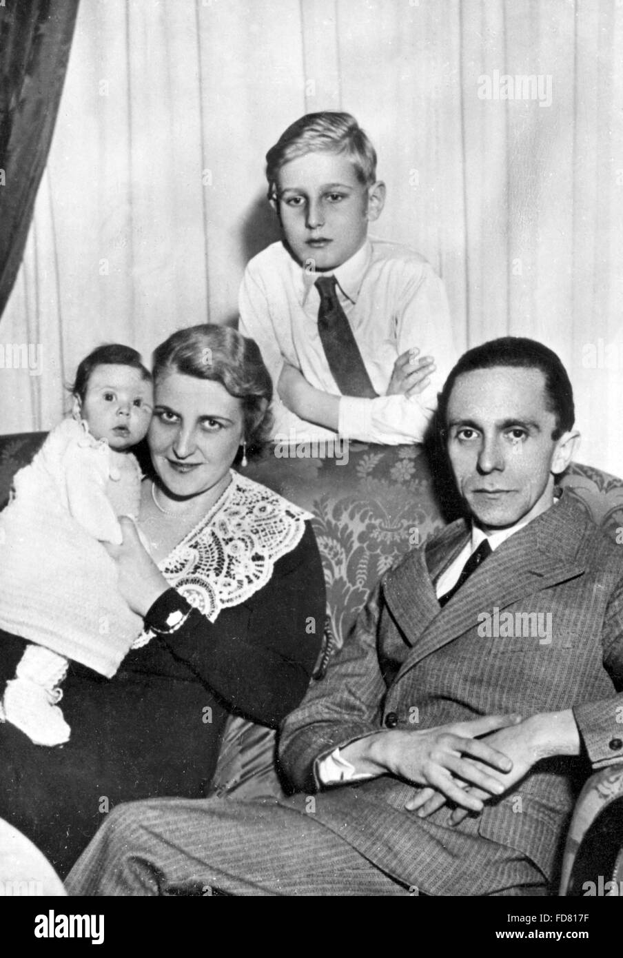 Porträt von Joseph Goebbels mit seiner Familie, 1933 Stockfoto