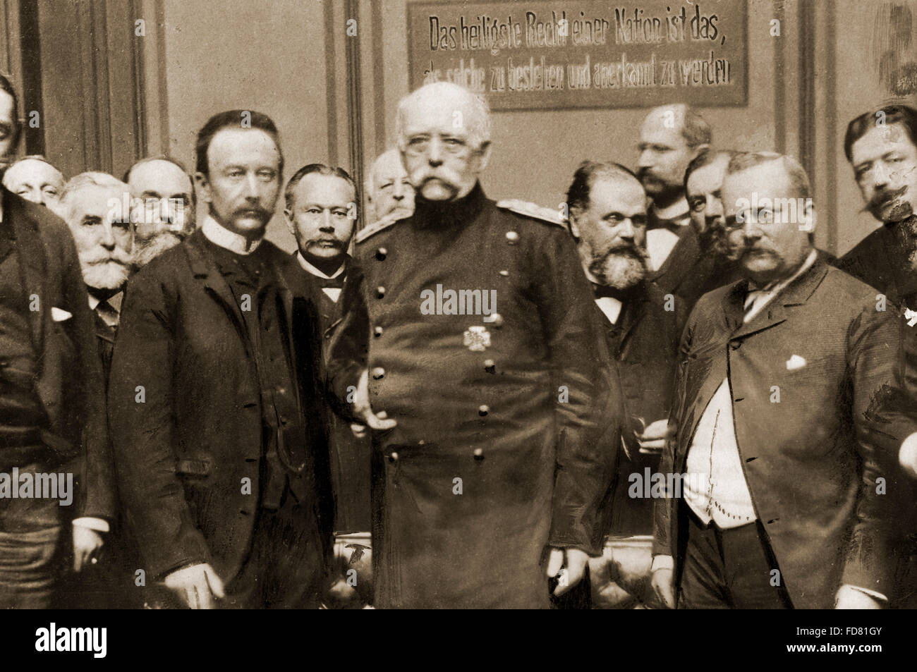 Otto von Bismarck mit Mitgliedern des Reichstags, 1871 Stockfoto