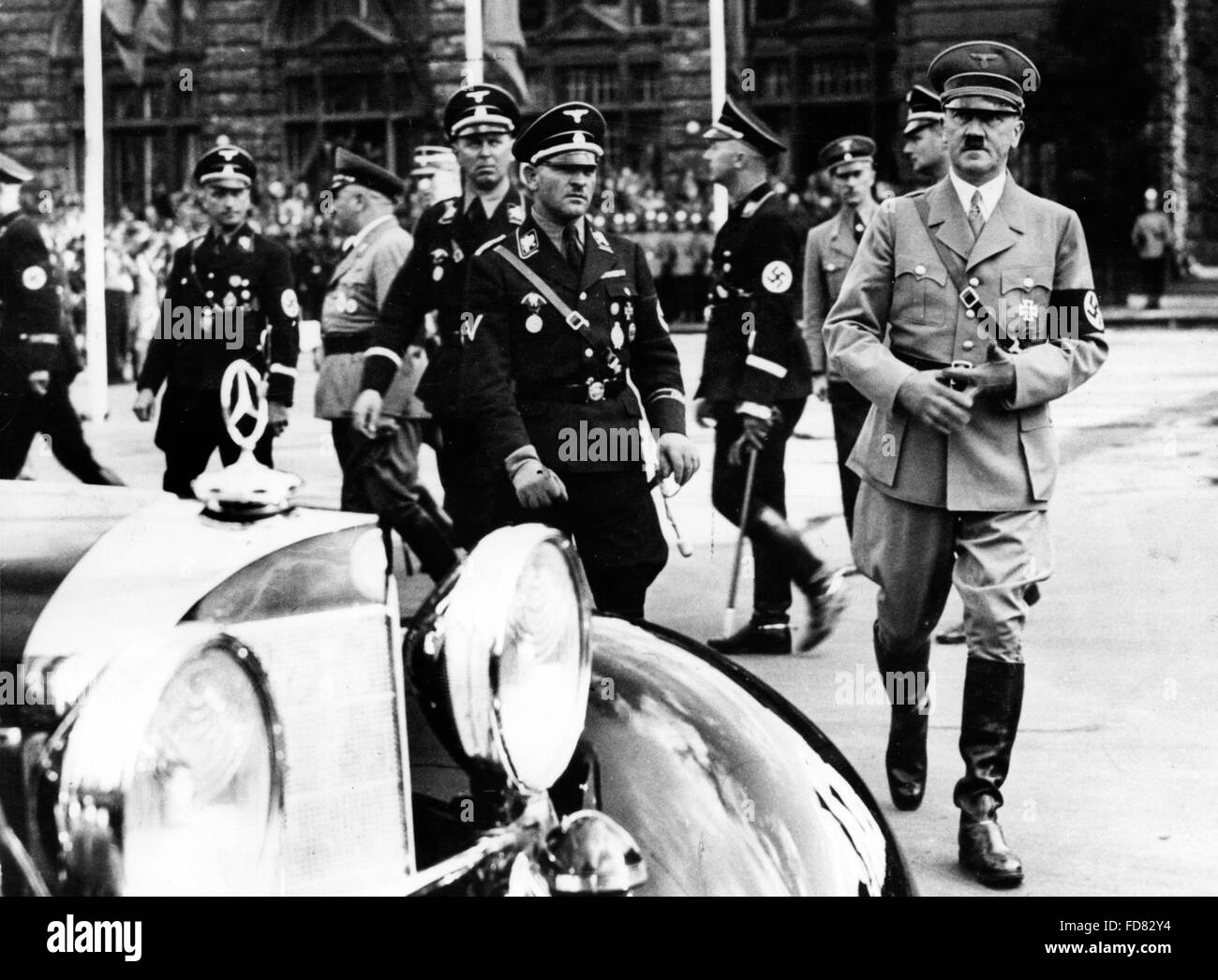 Adolf Hitler mit Sepp Dietrich und Heinrich HImmler, 1938 Stockfoto
