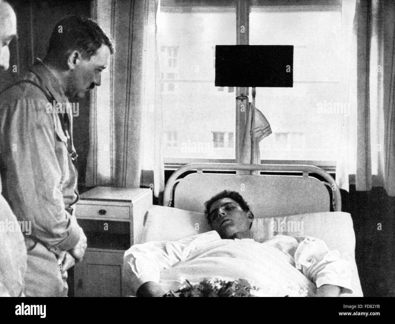 Adolf Hitler trauert um einen Toten SS-Mann, 1931 Stockfoto