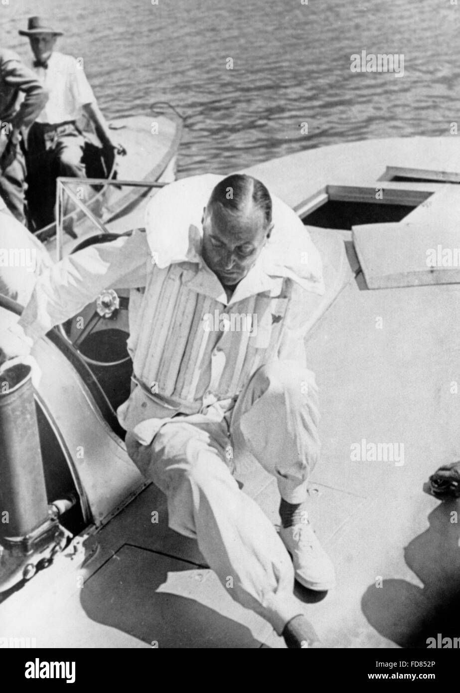 Malcolm Campbell auf seinem Schnellboot, 1937 Stockfoto