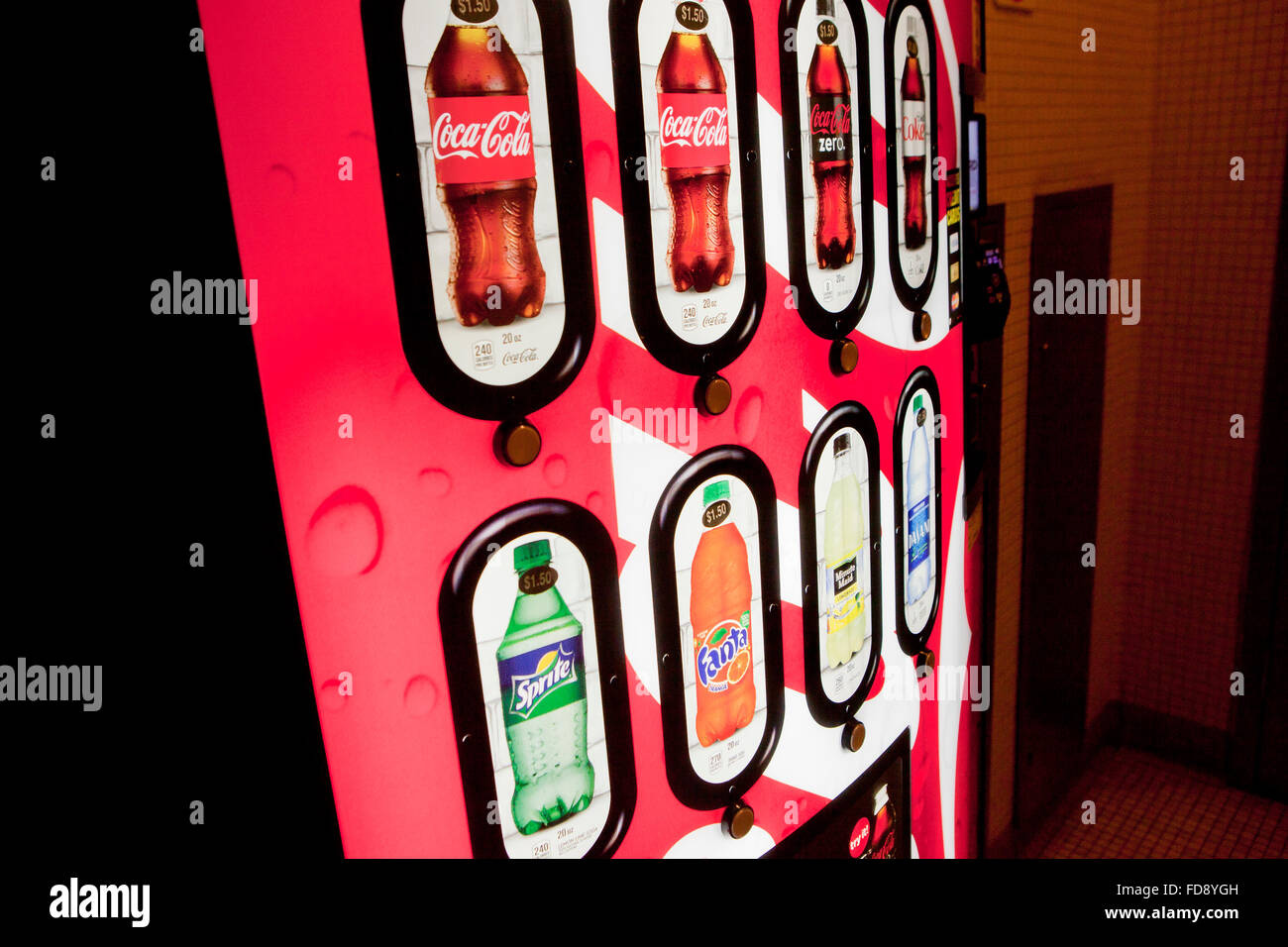 Coca Cola Getranke Maschine Stockfotos Und Bilder Kaufen Alamy