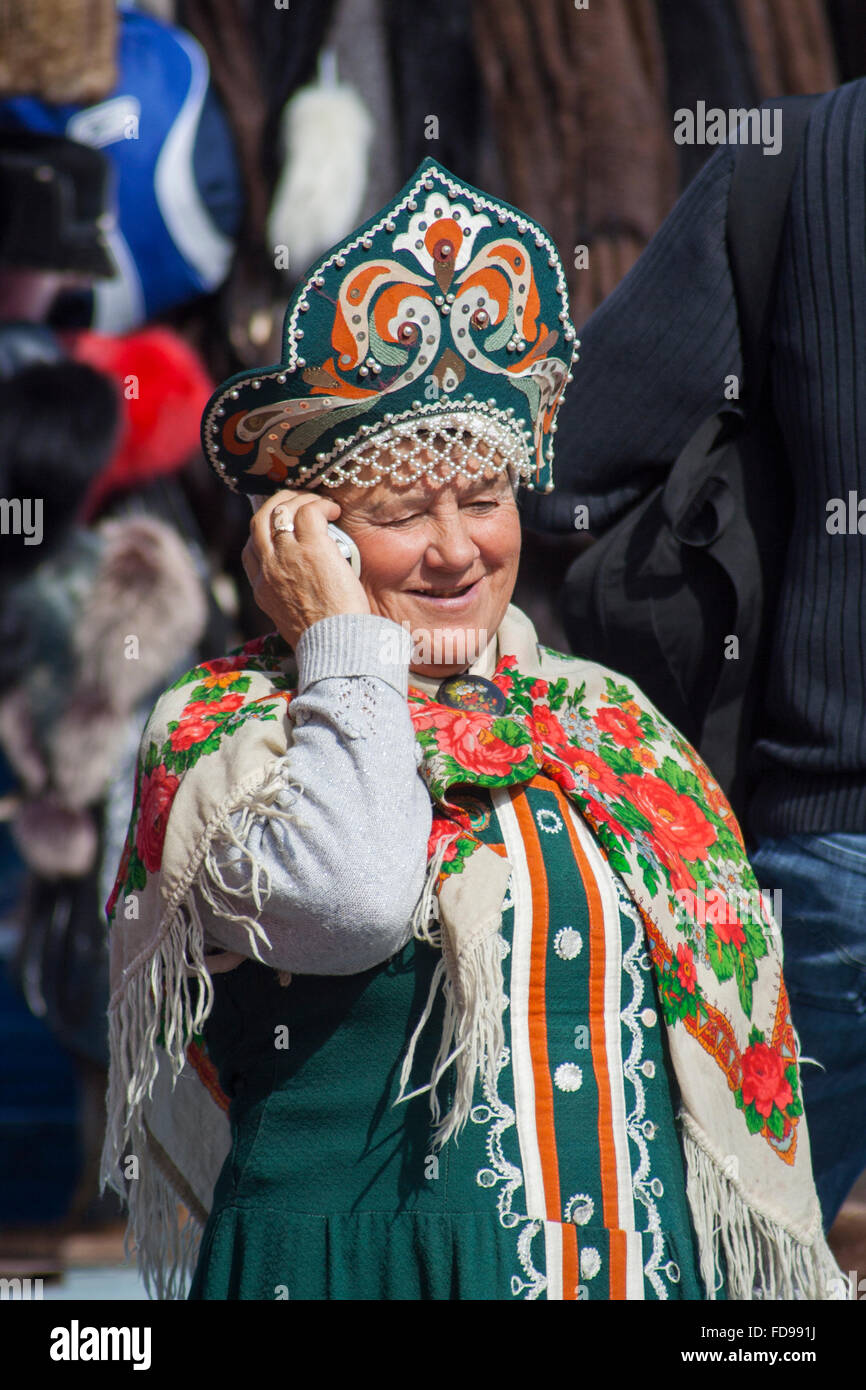 Traditional russian headdress -Fotos und -Bildmaterial in hoher Auflösung –  Alamy