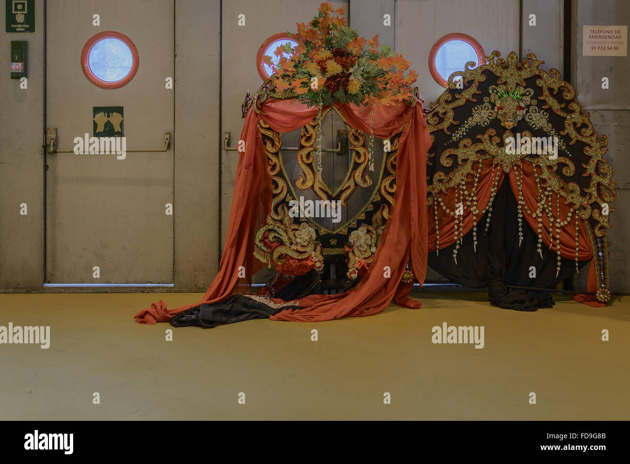 Ein Kleid auf der Tourismusmesse Fitur, Madrid, Spanien Stockfoto