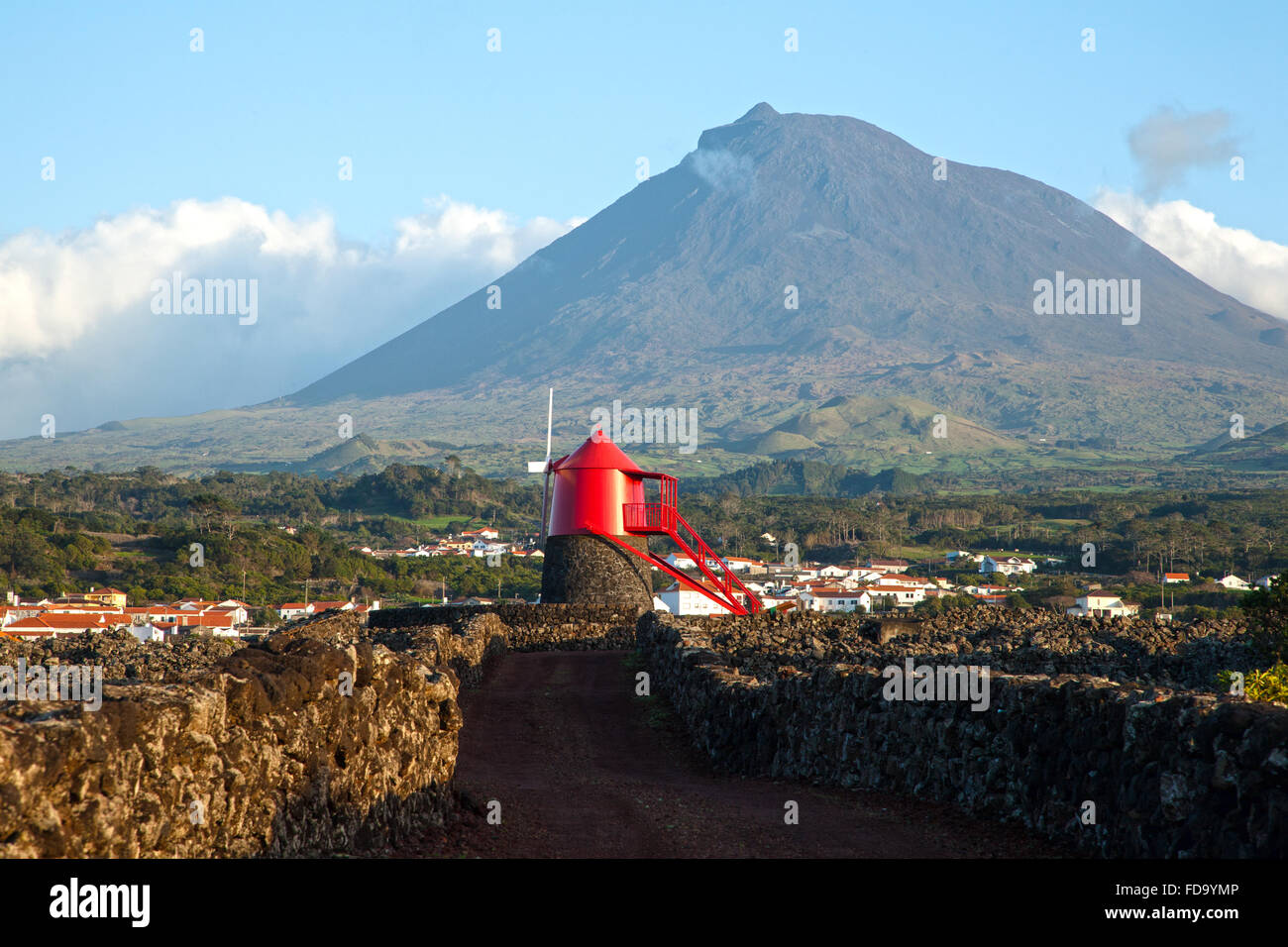 Windmühle auf der Insel Pico, Azoren. Stockfoto
