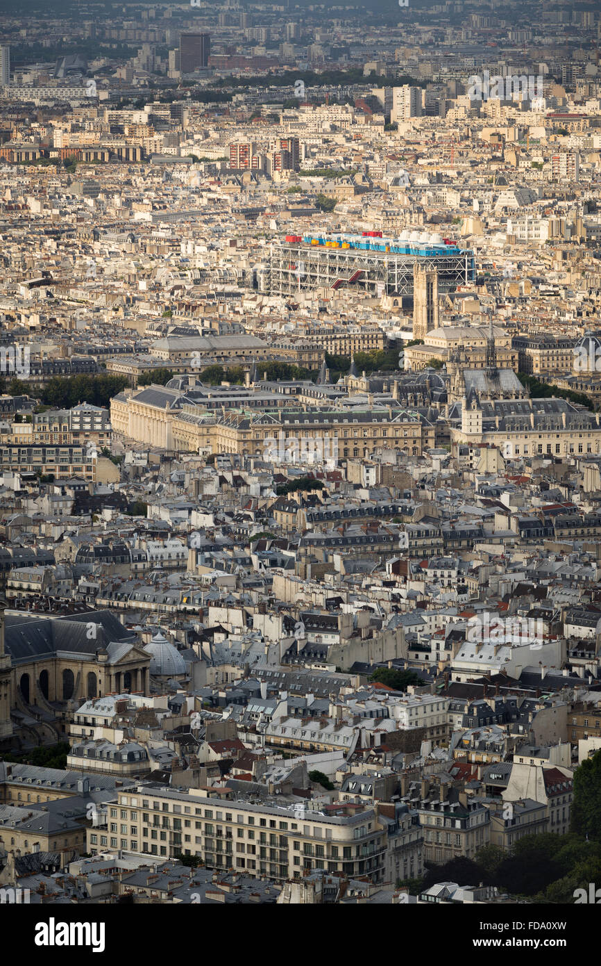Luftaufnahme, Dächer von 4. Arrondissement in Paris, die Île De La Cité und Centre Georges Pompidou (Centre Pompidou) einschließlich Stockfoto