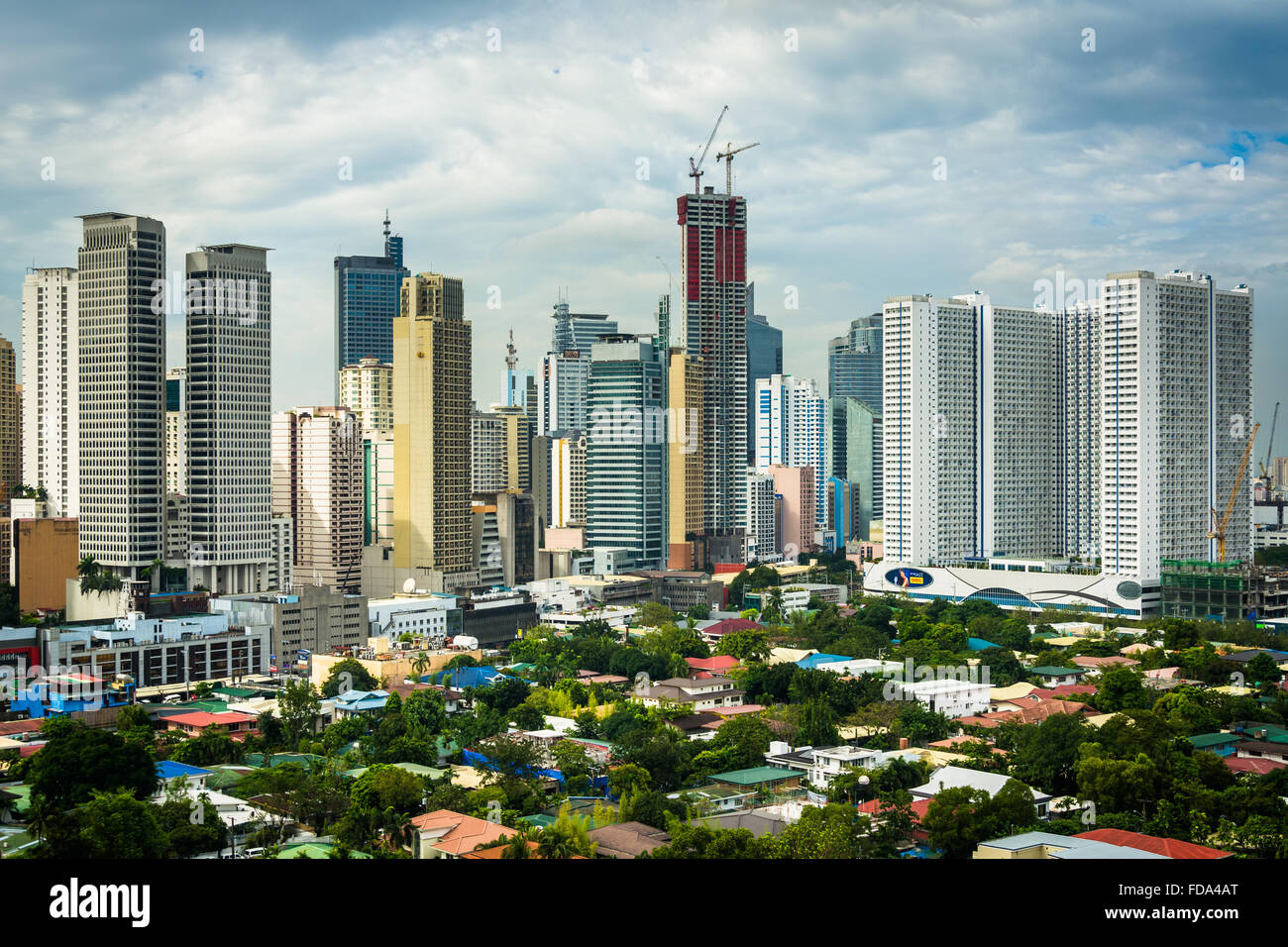 Blick auf die Skyline von Makati in Metro Manila, Philippinen. Stockfoto