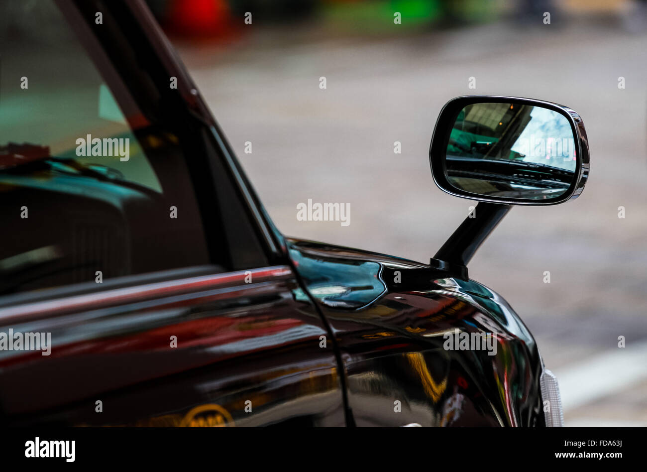 Seite - Rückspiegel auf einem Auto Stockfoto