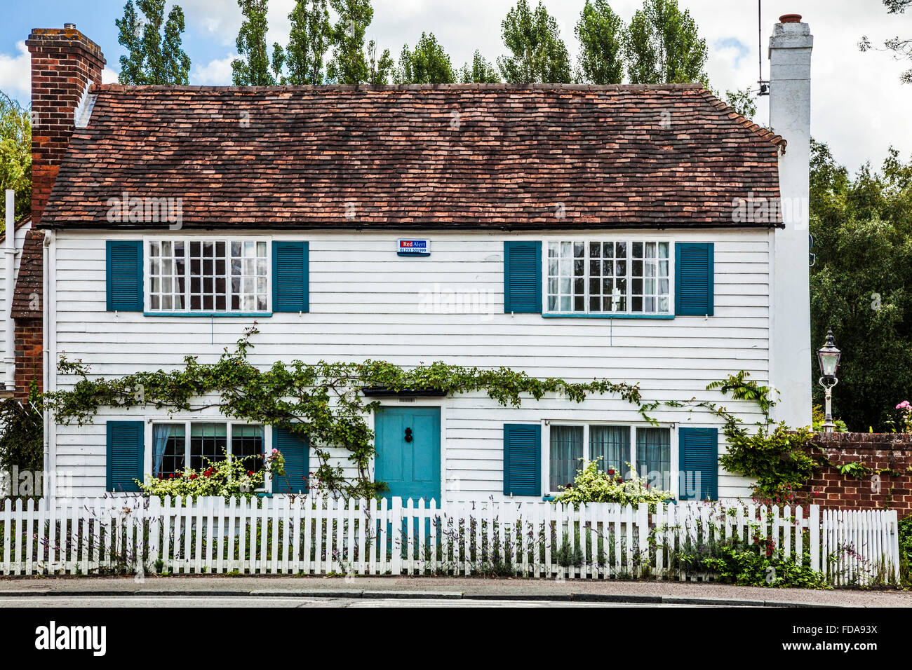 Eine weiße Klappe Haus in das hübsche Dorf Biddenden in Kent. Stockfoto