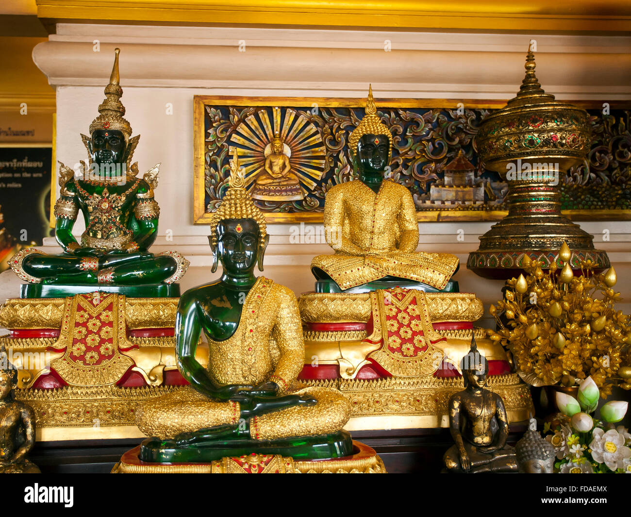 Smaragd-Buddha im Wat Saket Ratscha Wora Maha Wihan, Tempel des Goldenen Berges, Bangkok, Thailand Stockfoto