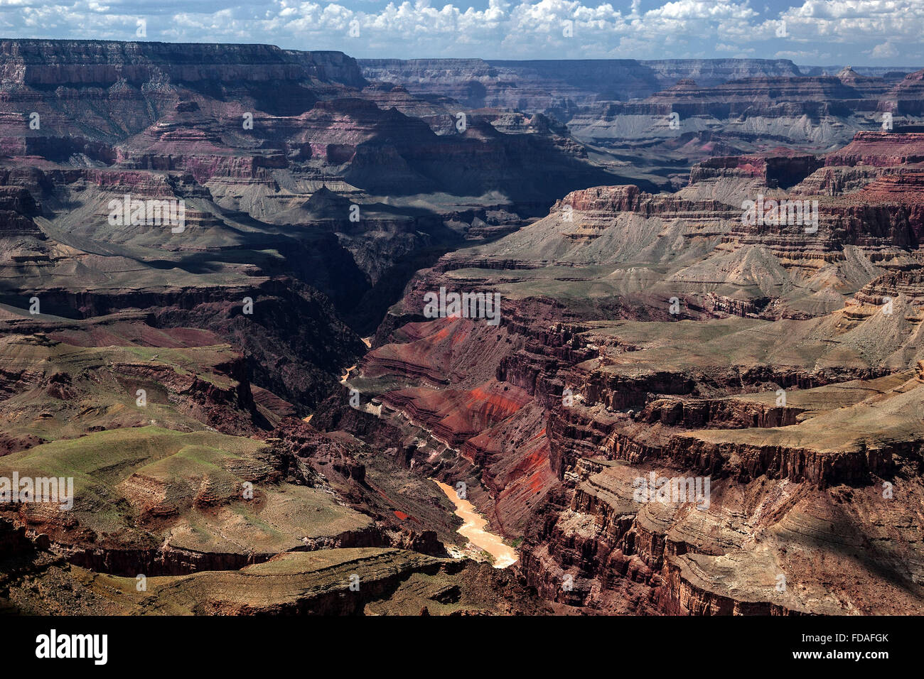 Blick auf Felsformationen und Colorado River von Lipan Point, South Rim, Grand Canyon National Park, Arizona, USA Stockfoto